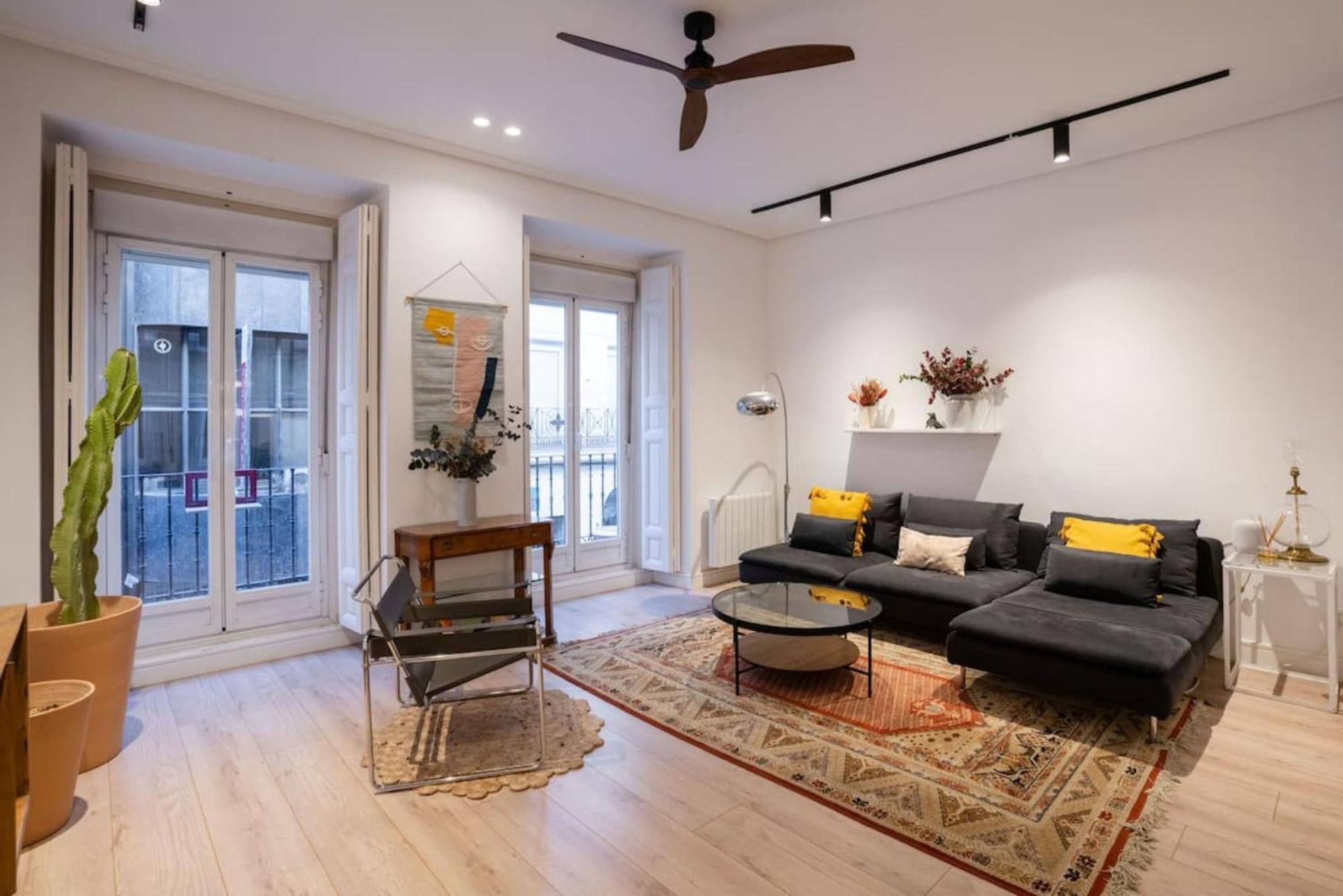 Apartamento Stylish 2 Bedroom In The Heart Of Madrid