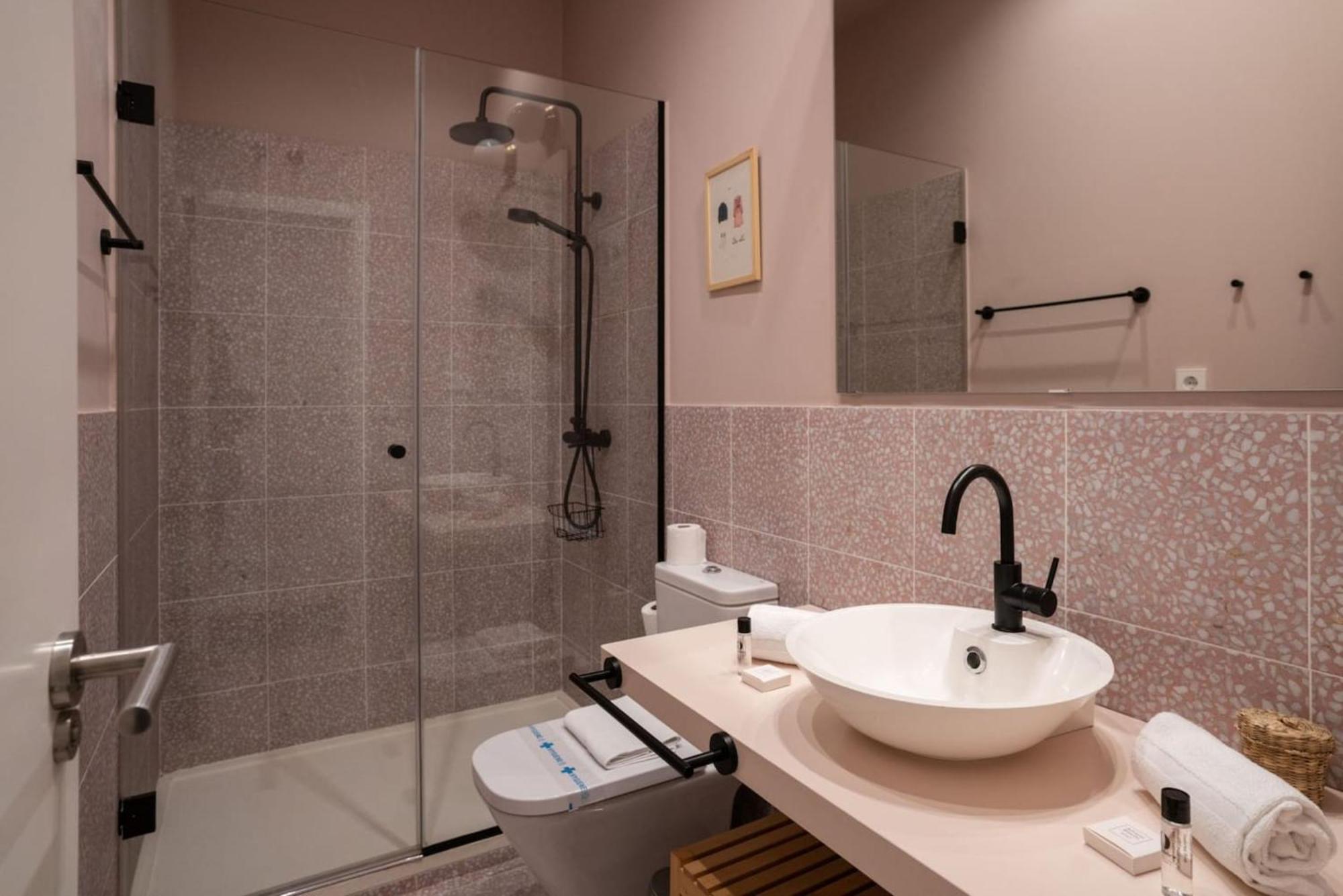 Stylish 2 Bedroom In The Heart Of Apartamento *