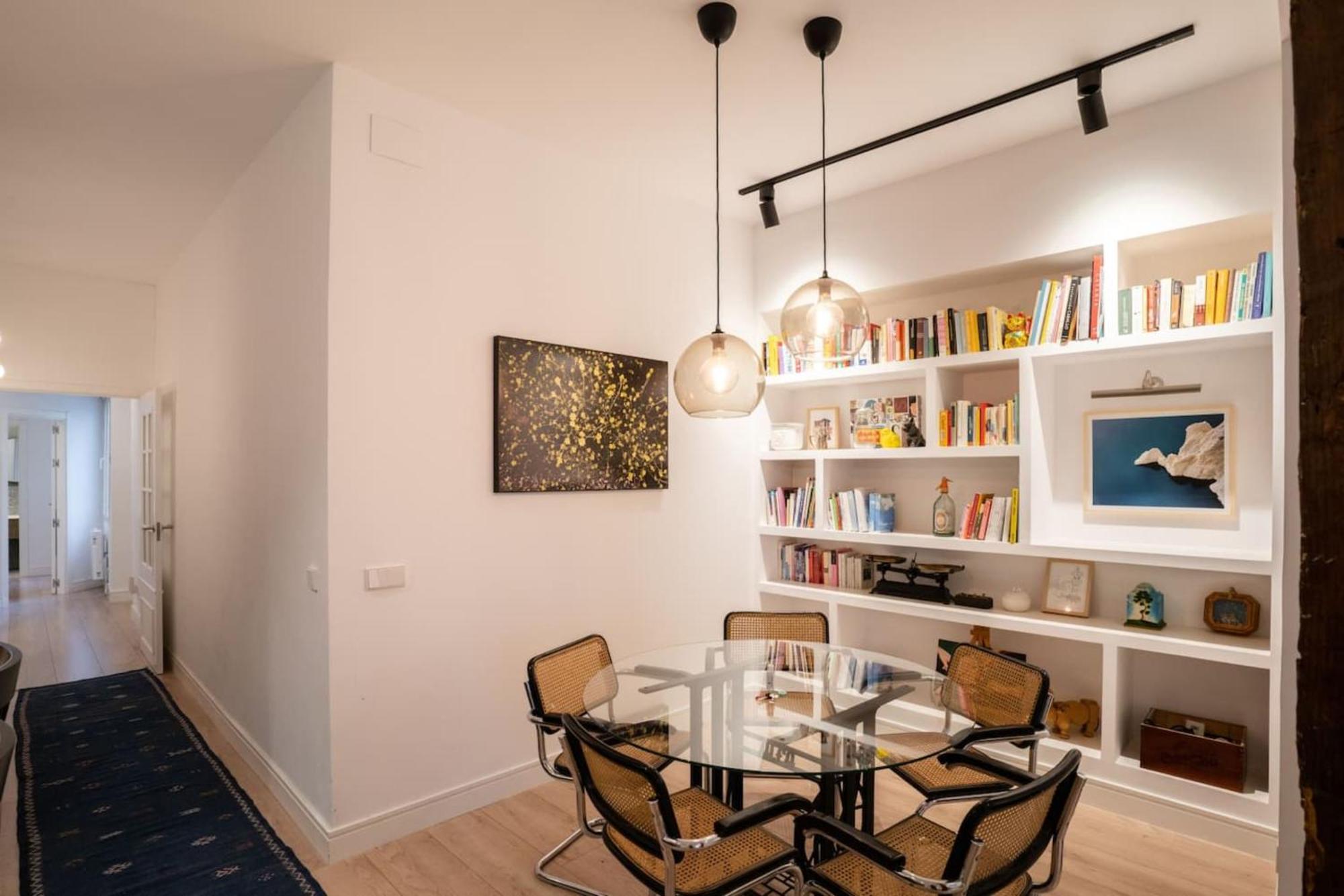 Stylish 2 Bedroom In The Heart Of Apartamento
