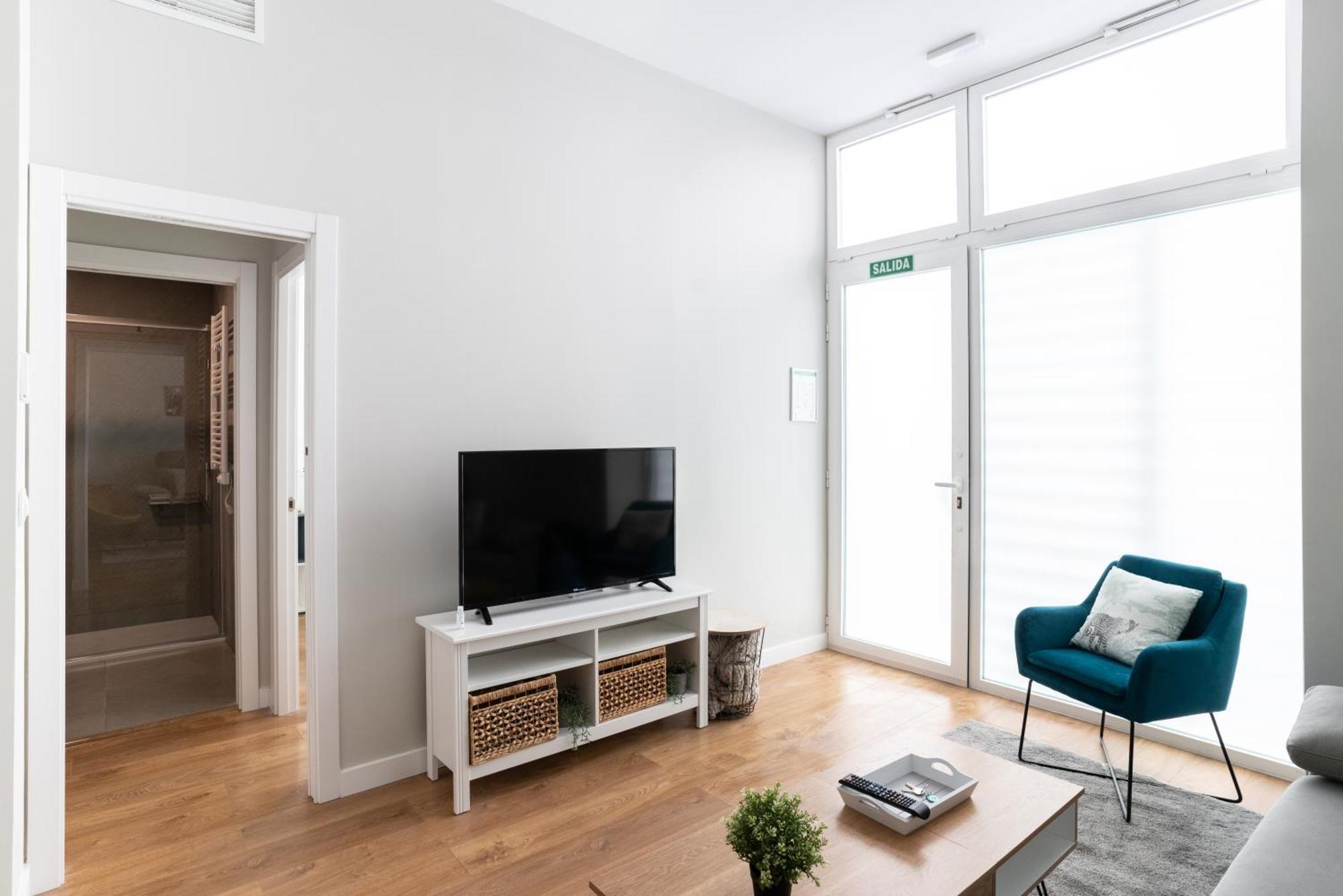 Bright And Airy 2 Bedroom In