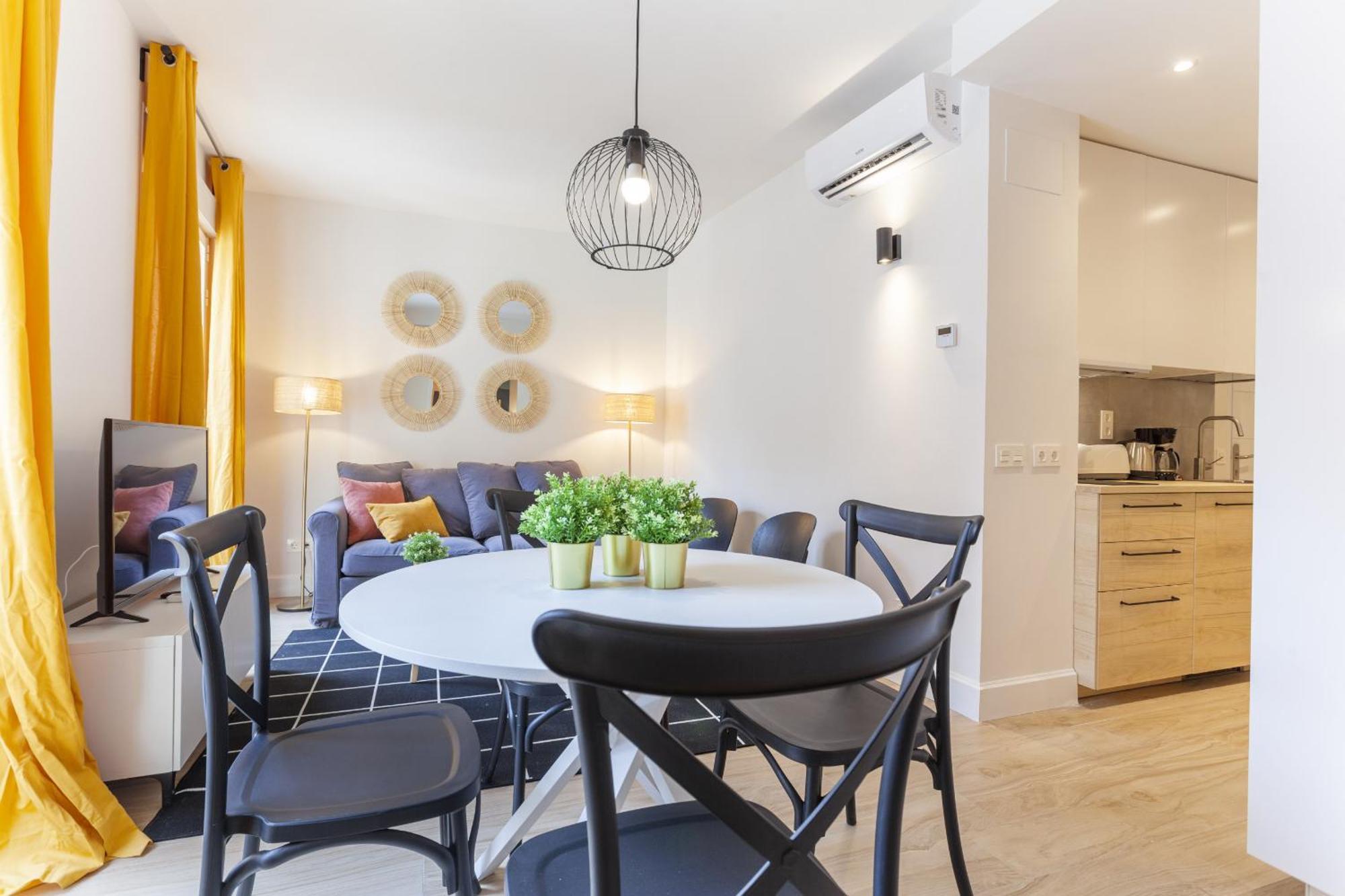 Mit House Universidad En * Madrid