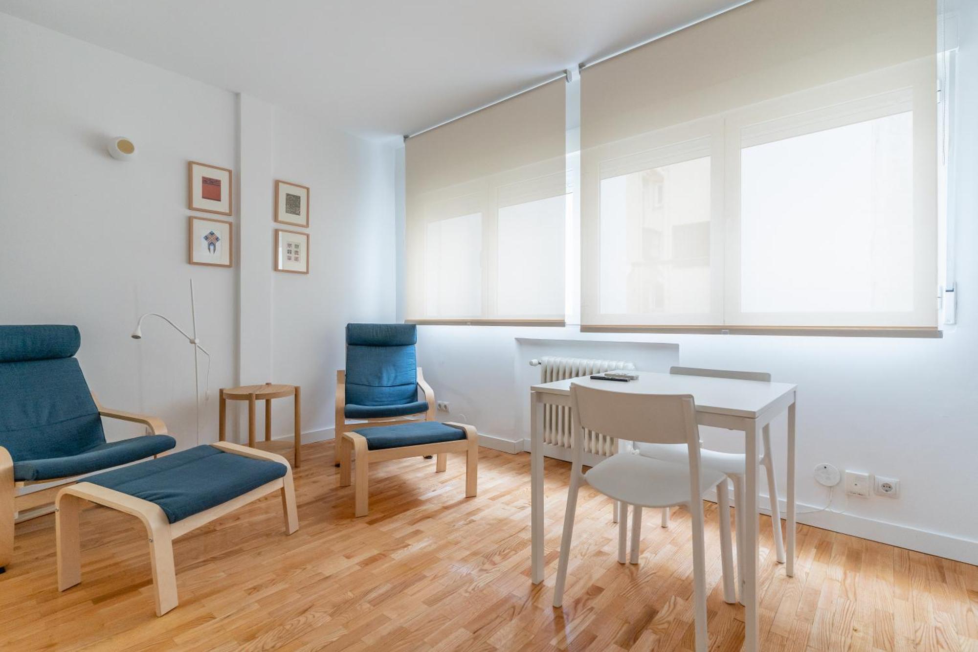 Cozy And Bright-1bedroom 1bathroom-las Letras Madrid
