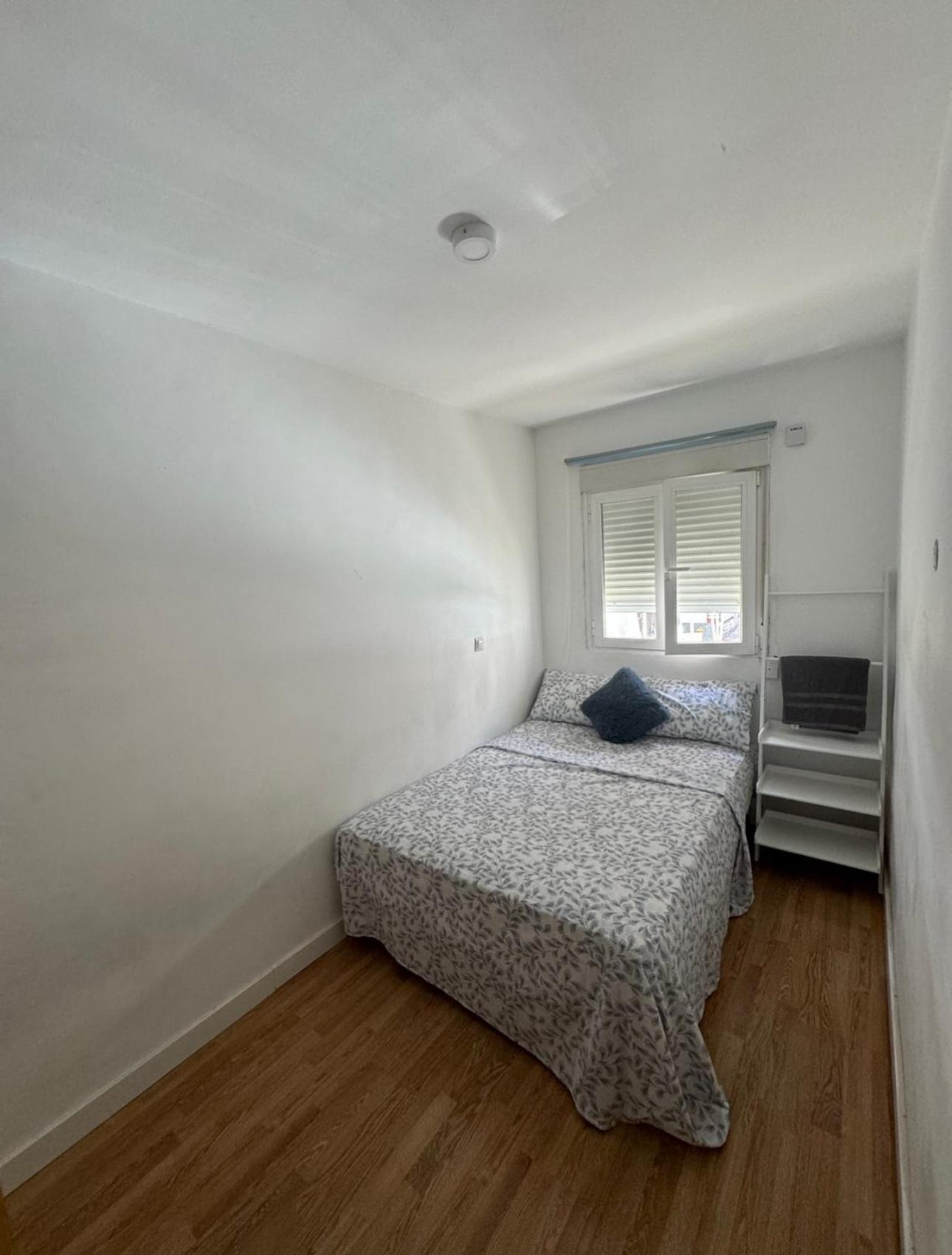 Pensión Habitacion Con Bano Compartido Madrid