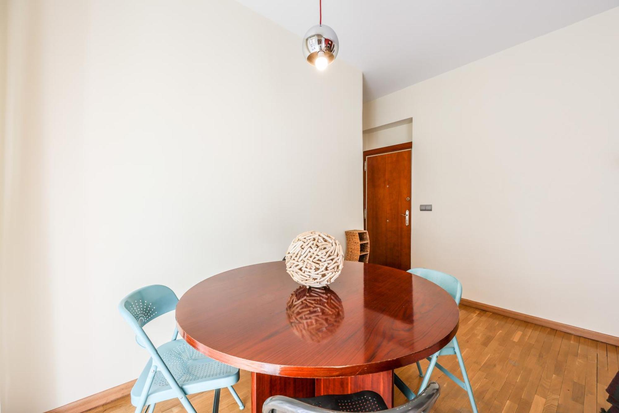 Comodo A Pasos De Callao Apartamento