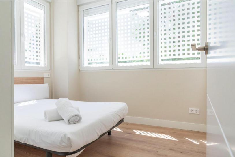 Contemporary 6bd For 12 Ventas * Madrid
