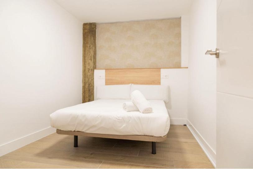 Contemporary 6bd For 12 Ventas
