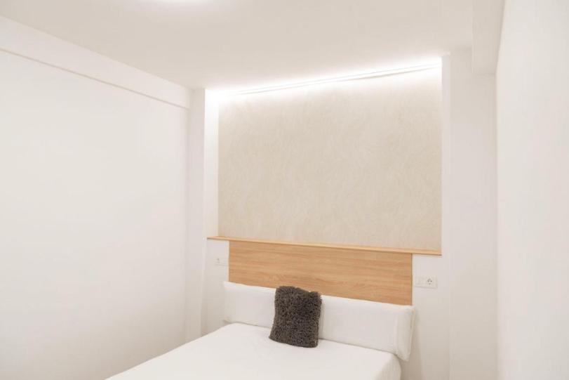 Contemporary 6bd For 12 Ventas Apartamento Madrid