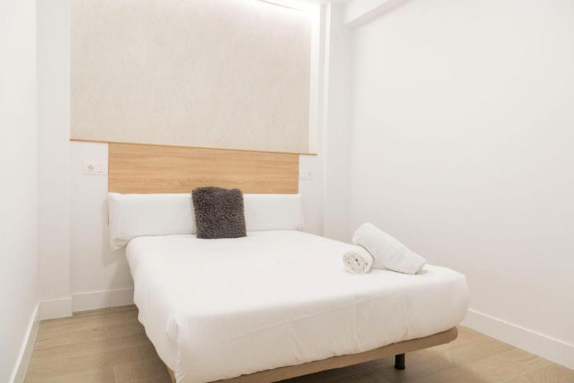 Contemporary 6bd For 12 Ventas