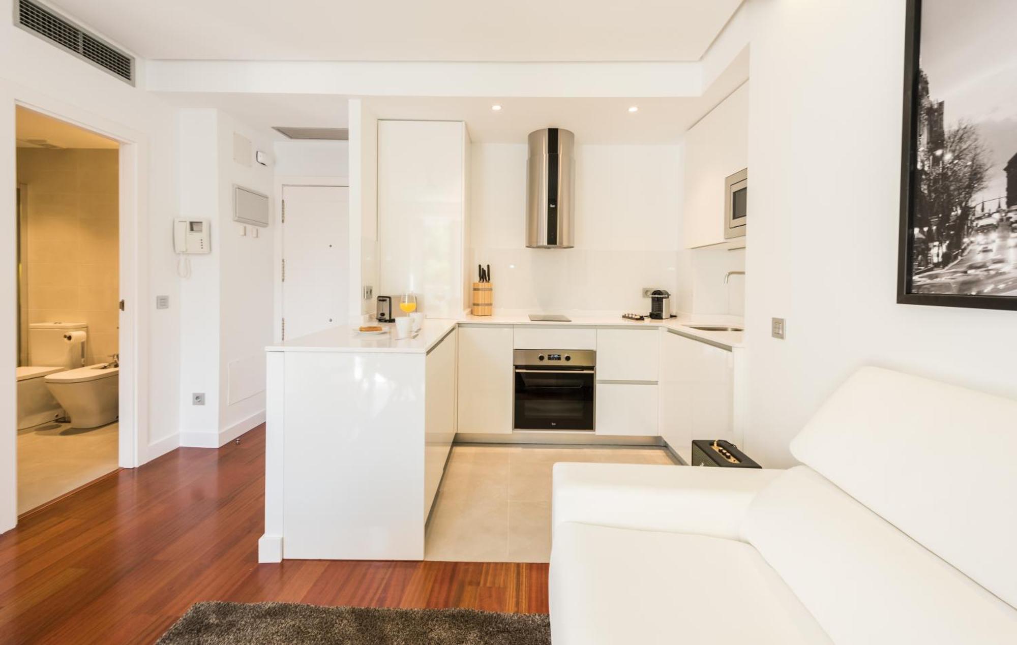 Santa Ana Plaza By Madflats Collection Madrid