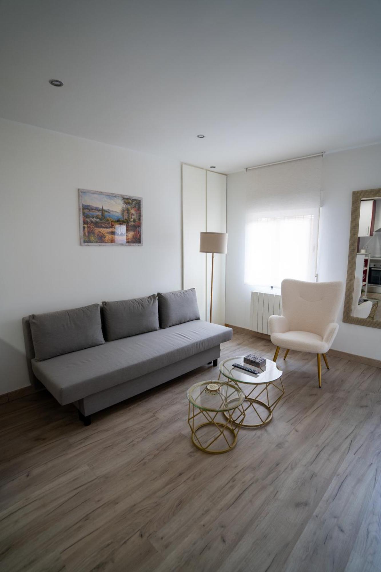 Apartamento Comodo Piso Cerca Del Aeropuerto By Bebalmy *