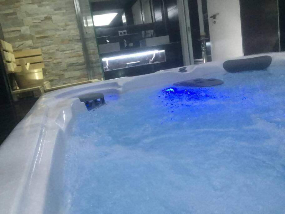 Apartamento Duplex Para 8 Personas Con Sauna Jacuzzi Y Cine *