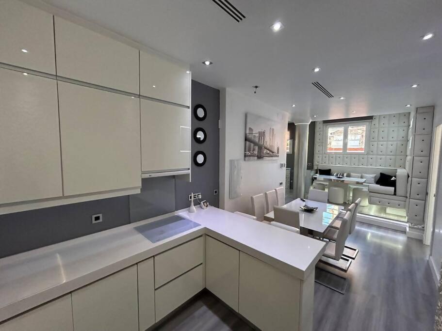 Duplex Para 8 Personas Con Sauna Jacuzzi Y Cine Apartamento Madrid