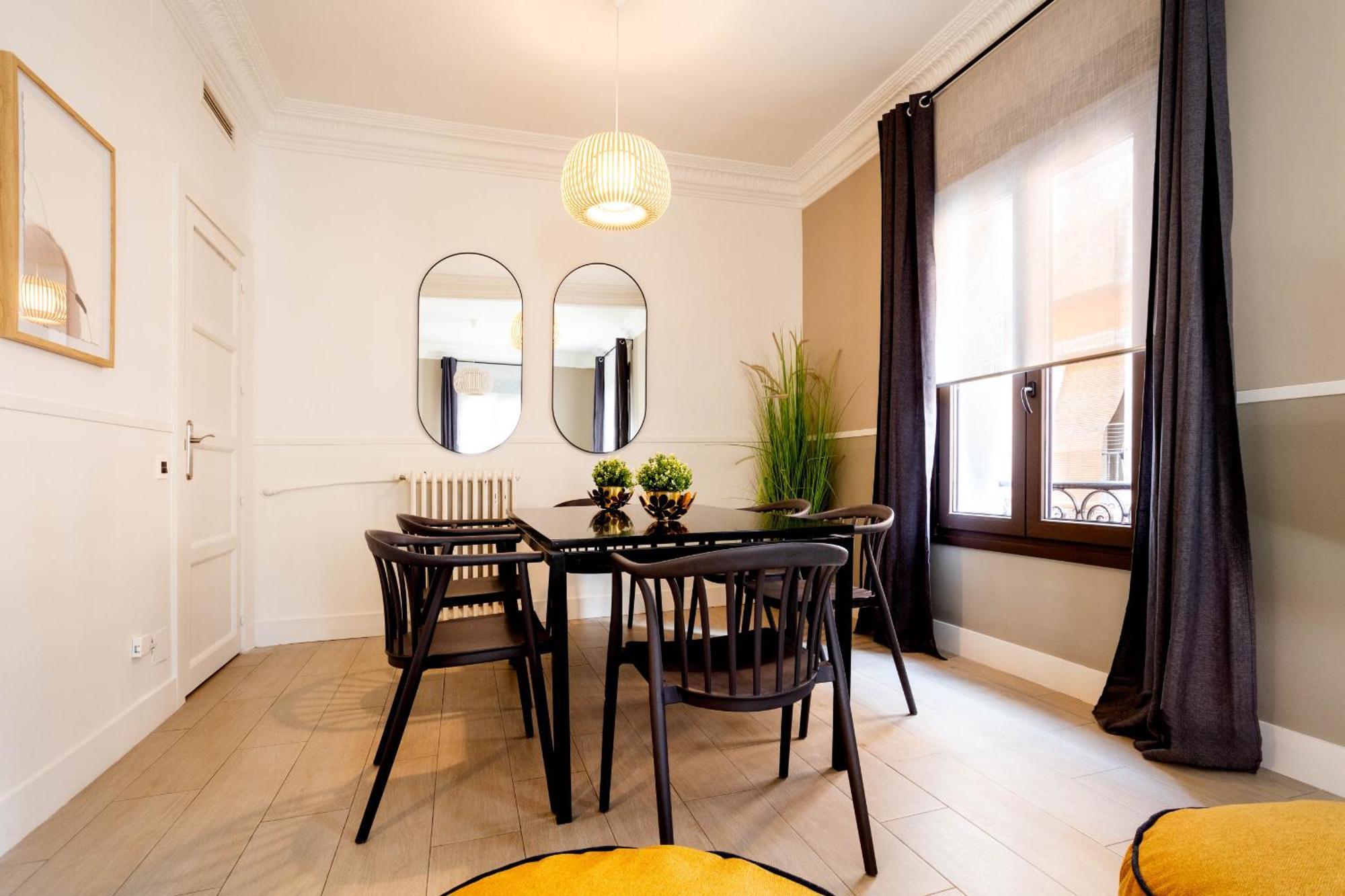 Mit House Madville En Apartamento