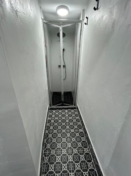 Apartamento Recien Reformado Con 5 Y 3 Banos Madrid