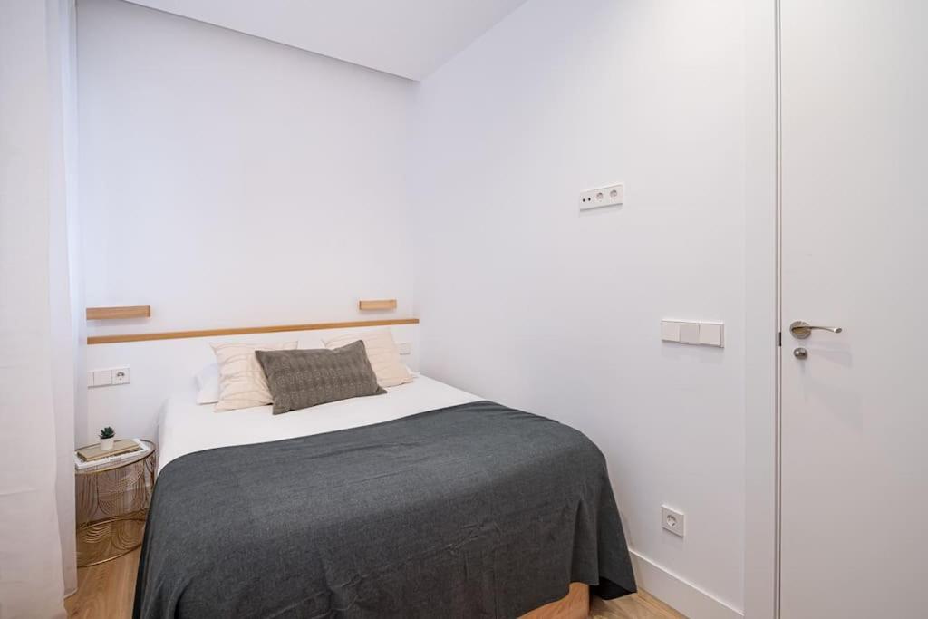 Salamanca Ii Calle Diego De Leon 2br 2bh *