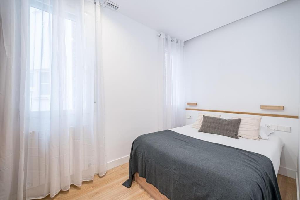Apartamento Salamanca Ii Calle Diego De Leon 2br 2bh