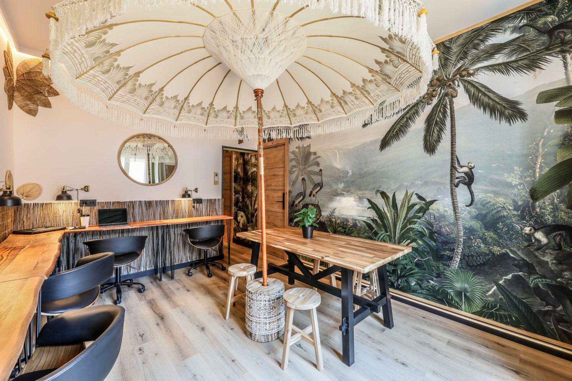 Hostal Eliseo - Livingcoworking - Malasana Madrid