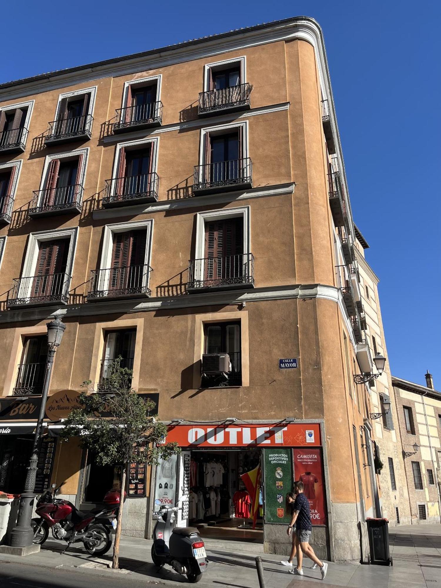 Bed and breakfast Dplace To Be - Luxury In Historic Center Madrid