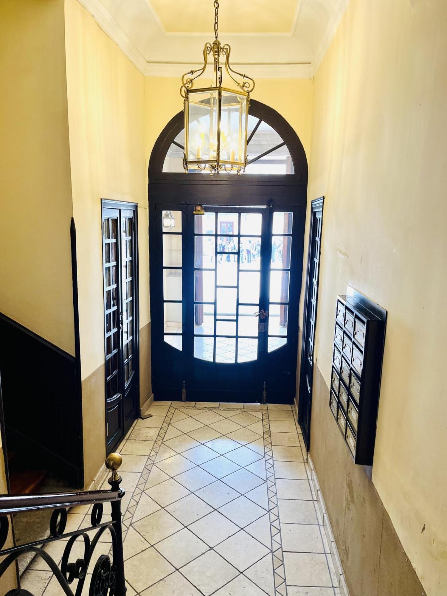 Bed and breakfast Dplace To Be - Luxury In Historic Center Madrid