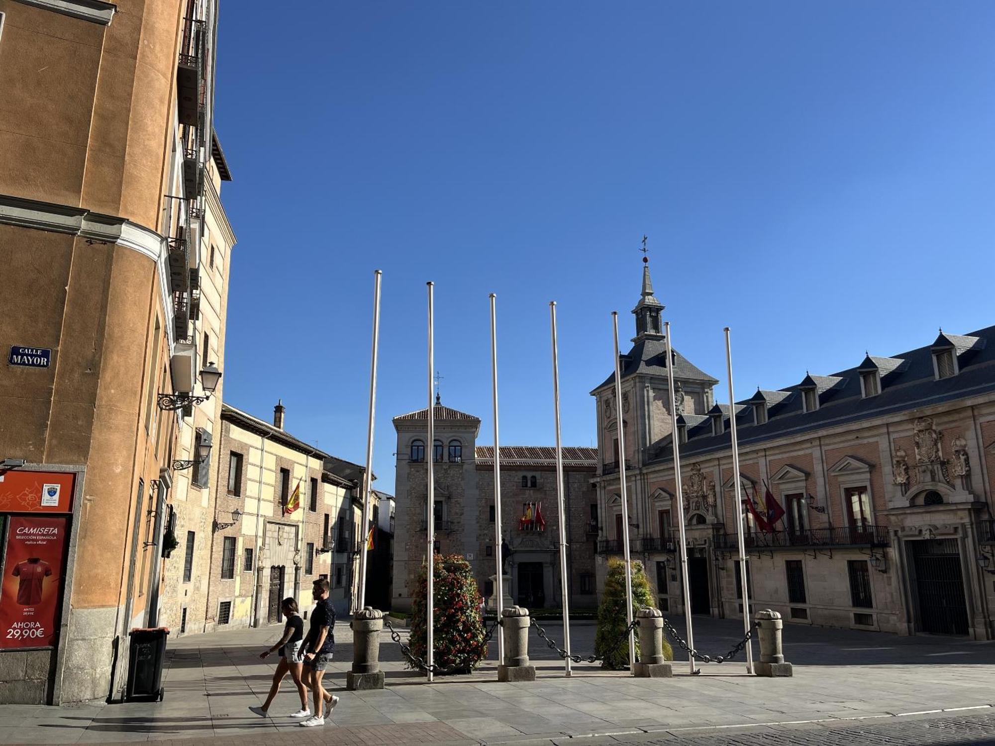 Plaza De La - Exclusive