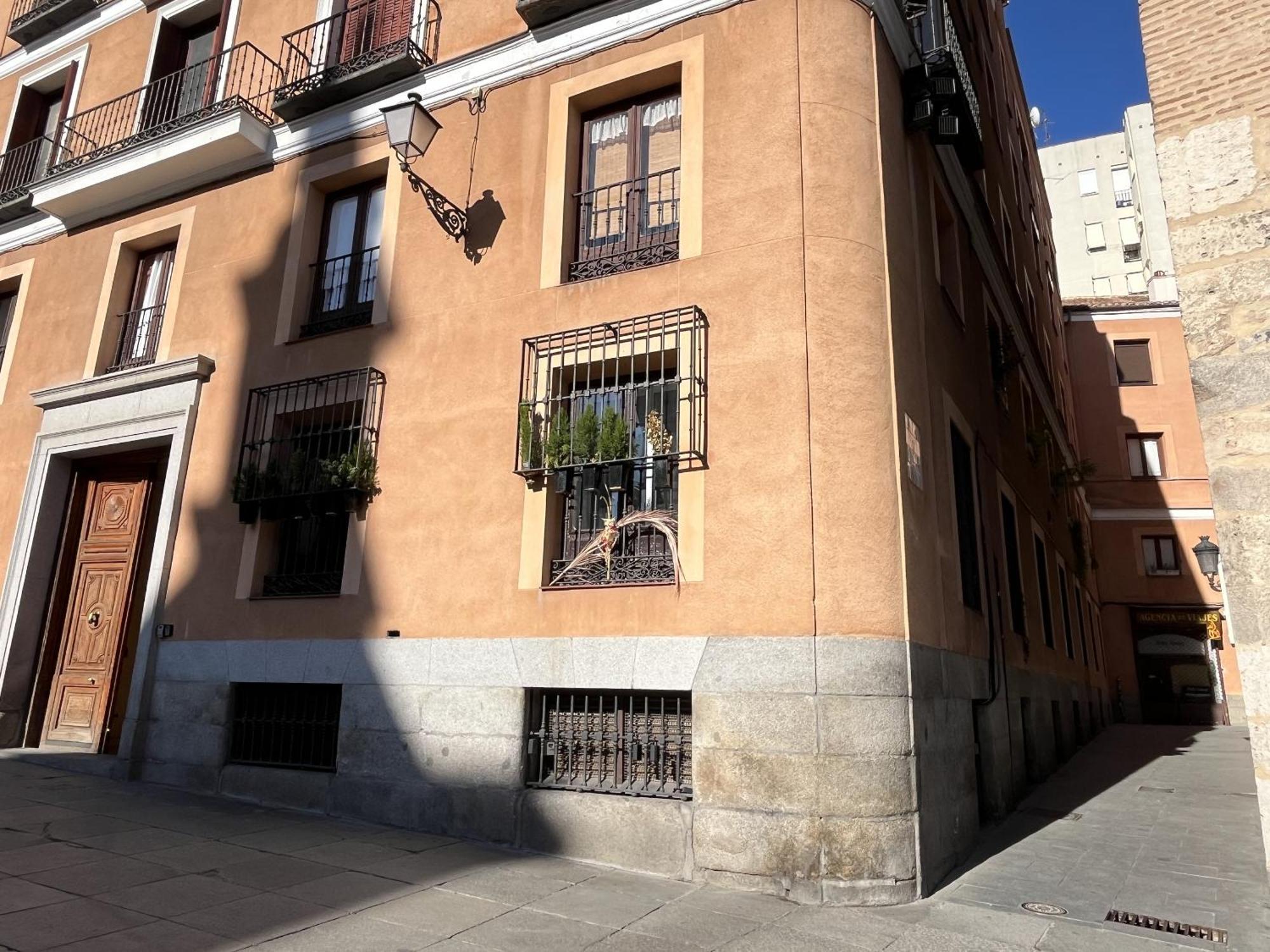 Plaza De La - Exclusive * Madrid