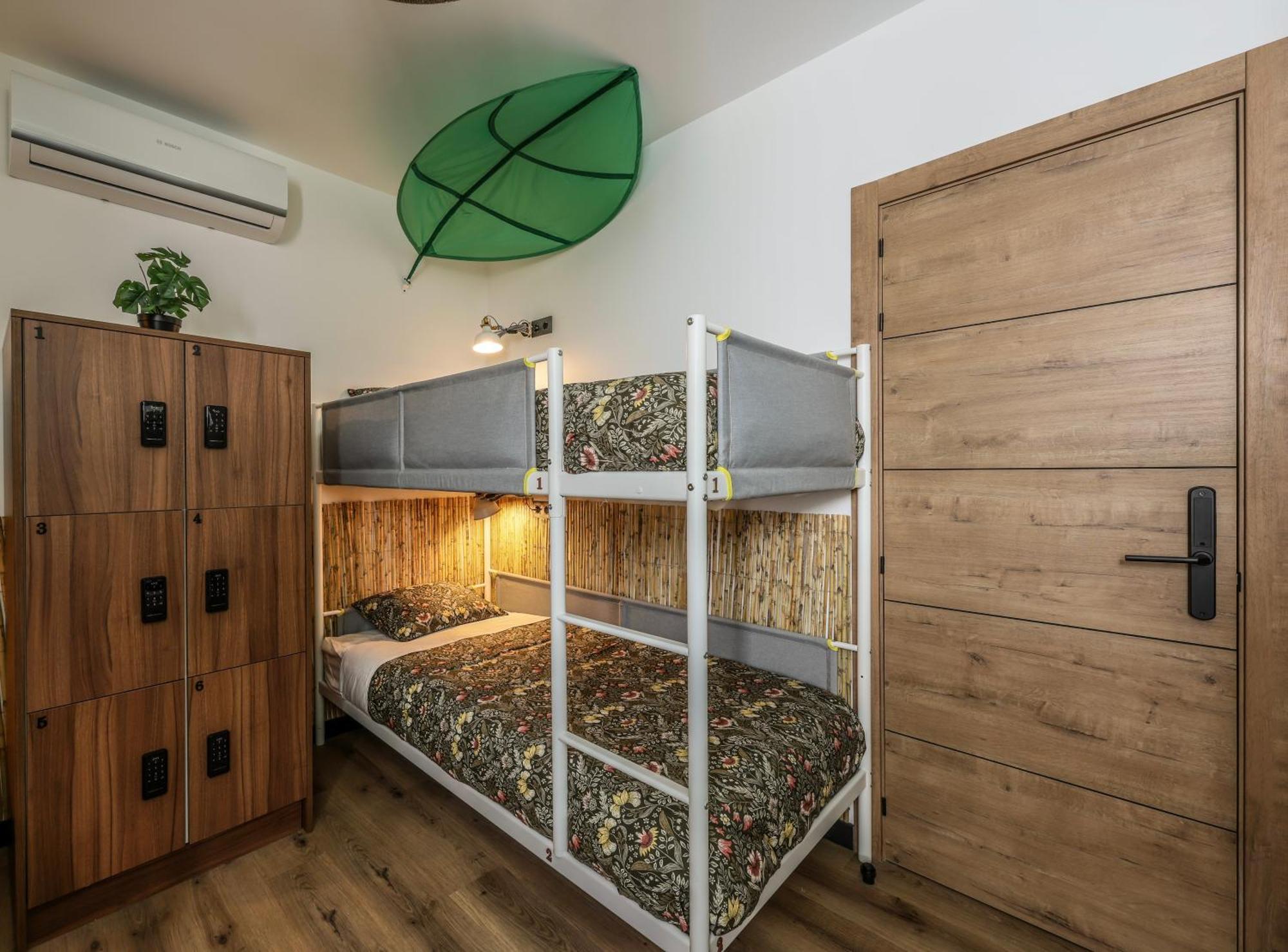 Eliseo - Livingcoworking - Malasana Hostal Madrid