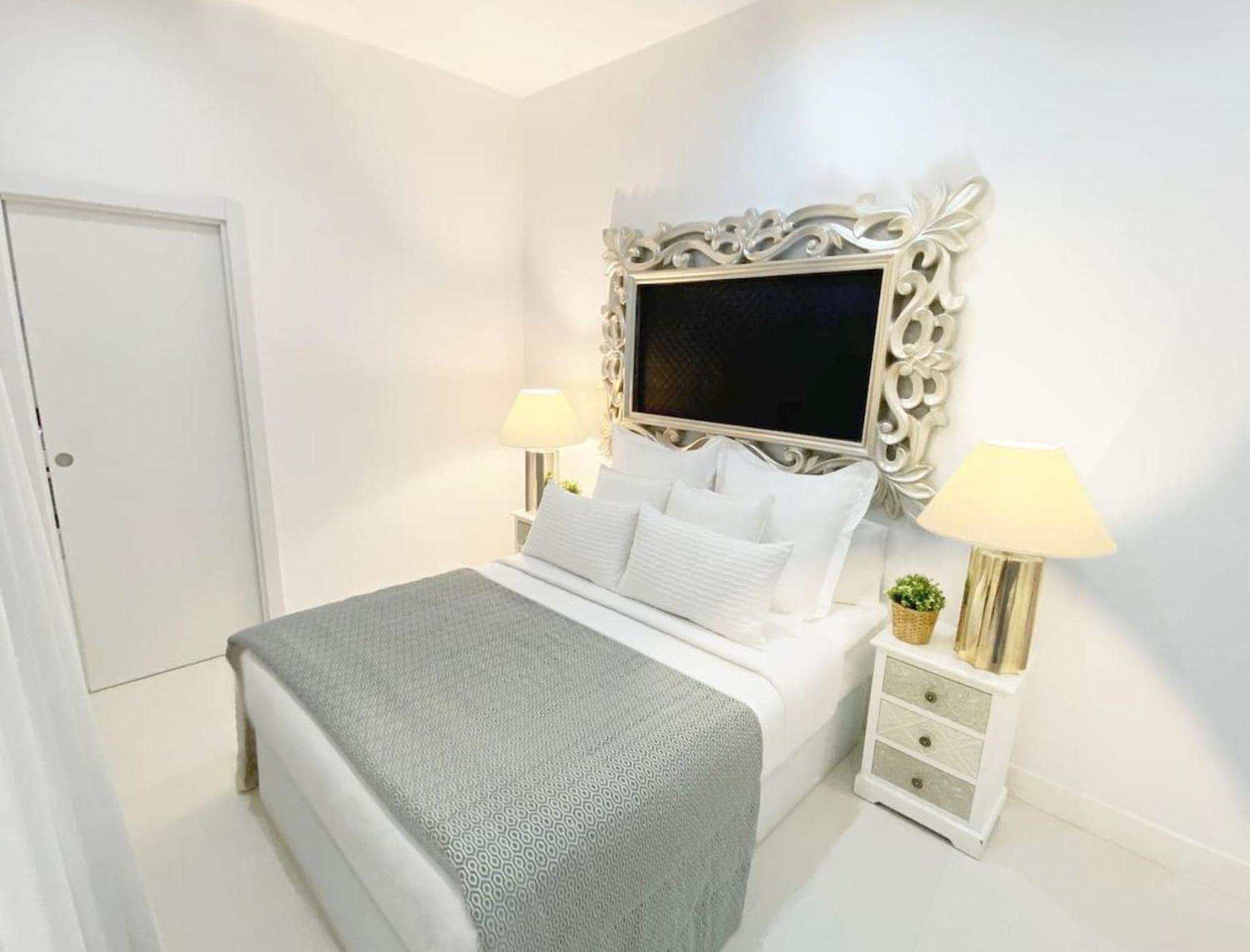 Apartamento De Diseno En Plaza Mayor Madrid