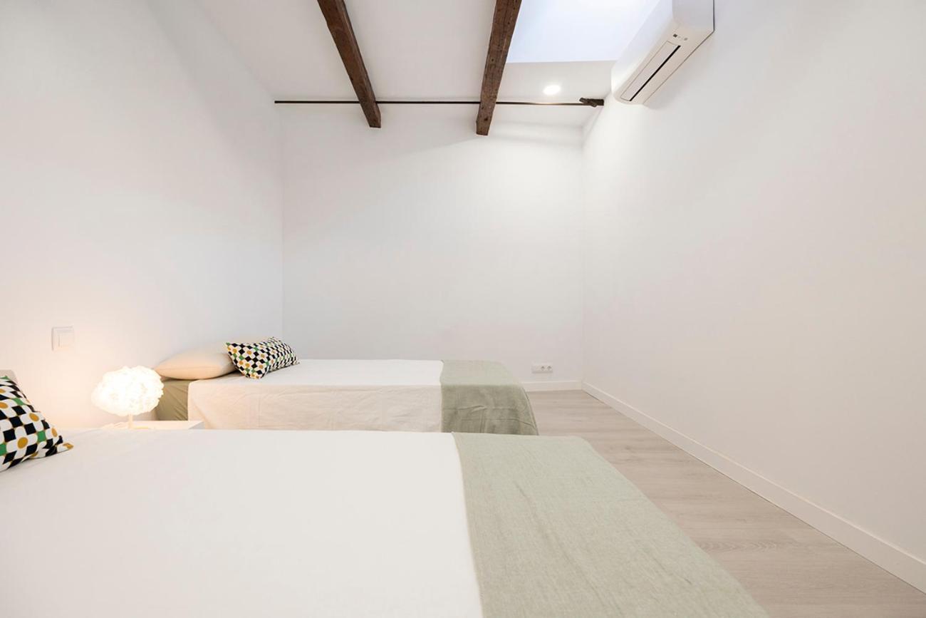 Apartamento Exclusivo Atico Con Terraza En Plaza Mayor *