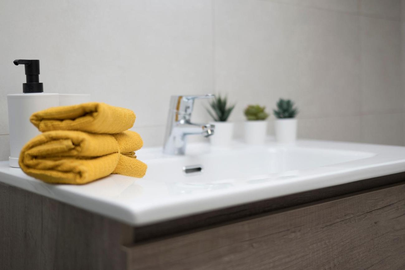 Apartamento Exclusivo Atico Con Terraza En Plaza Mayor *