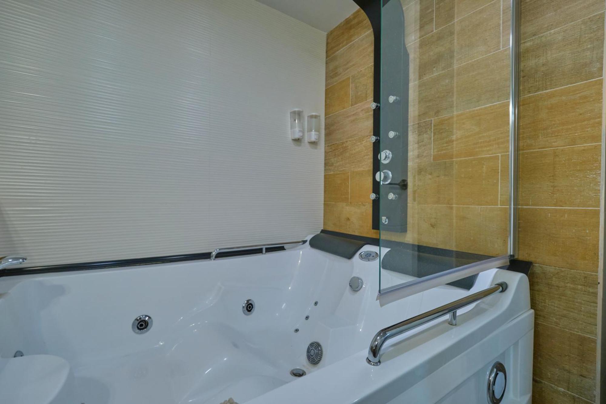Apartamento Centricos Con Jacuzzi Y Netflix Madrid