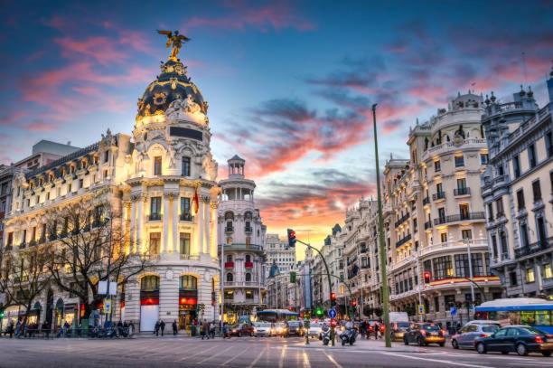 Piso Centro 5 Min Andando Gran Via Apartamento *