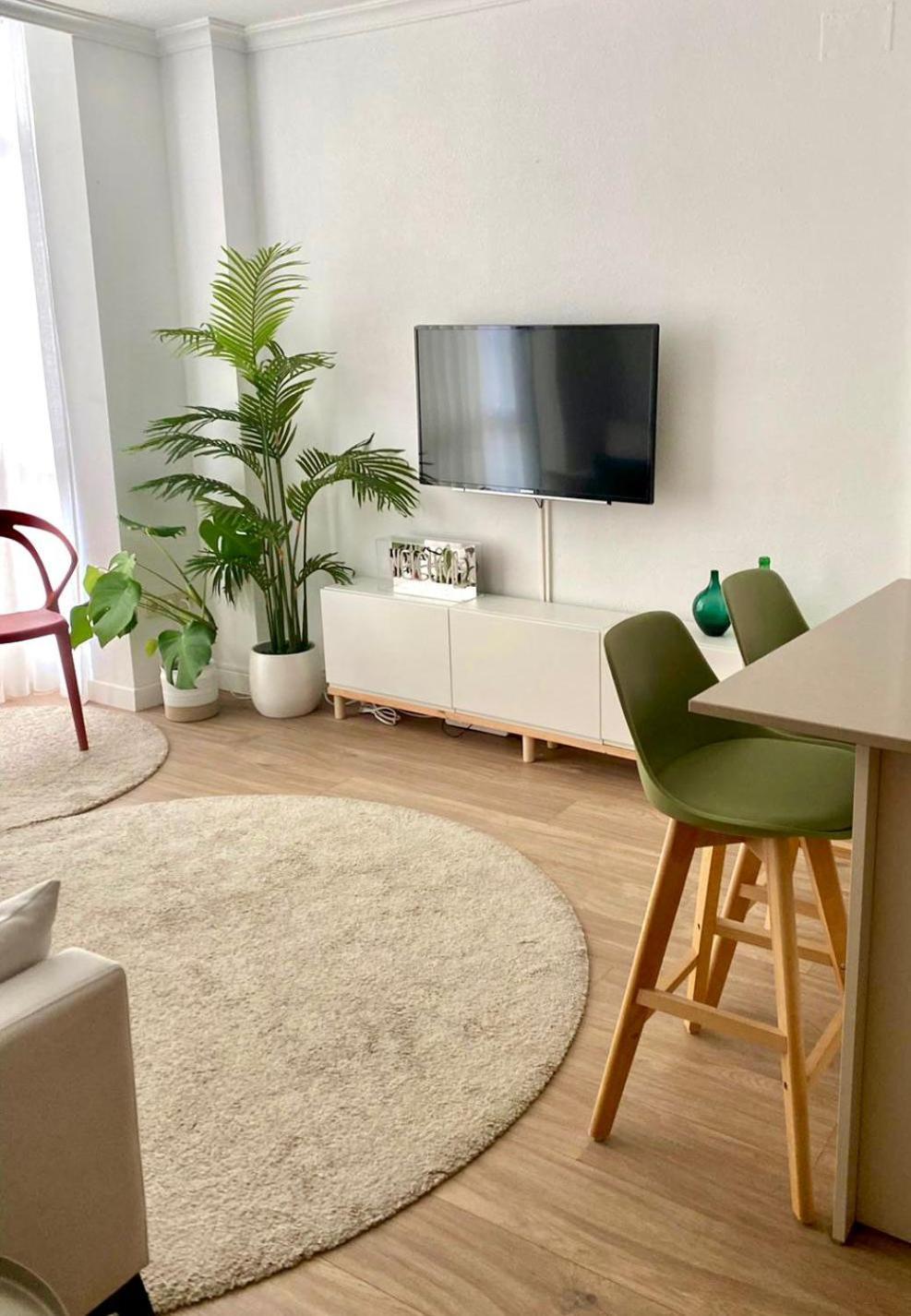 Apartment Encantador Piso En Plaza Castilla By Bebalmy