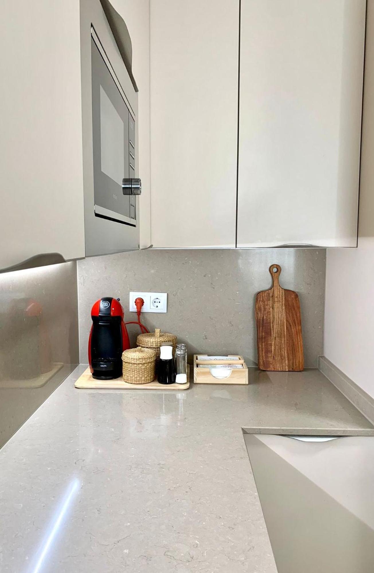 Apartment Encantador Piso En Plaza Castilla By Bebalmy