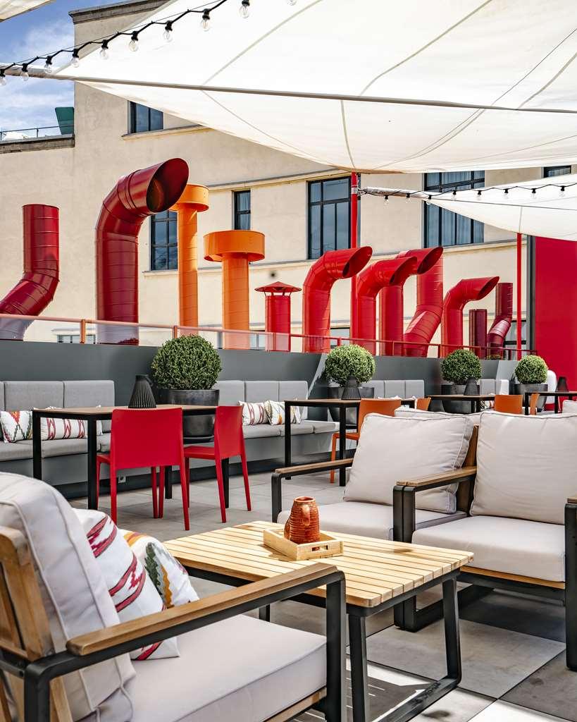 Vincci Capitol Hotel