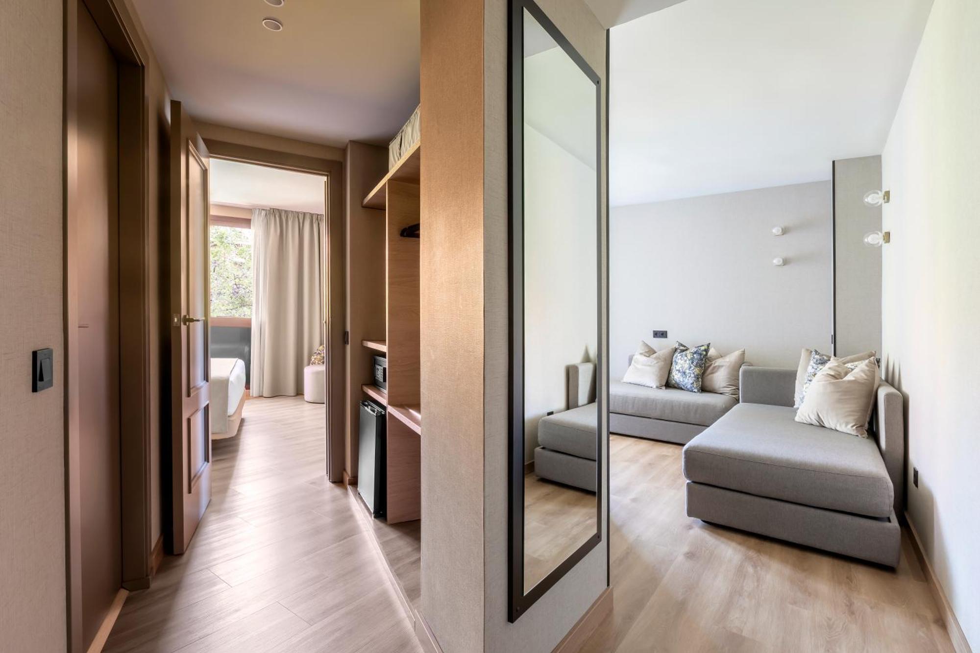 Hotel - Pirámides, An Ihg Madrid