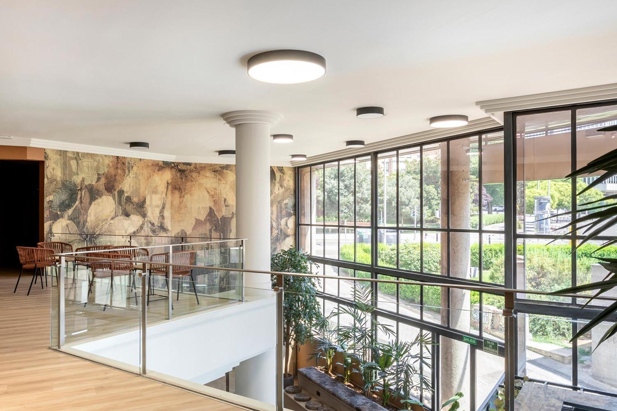 - Pirámides, An Ihg Madrid