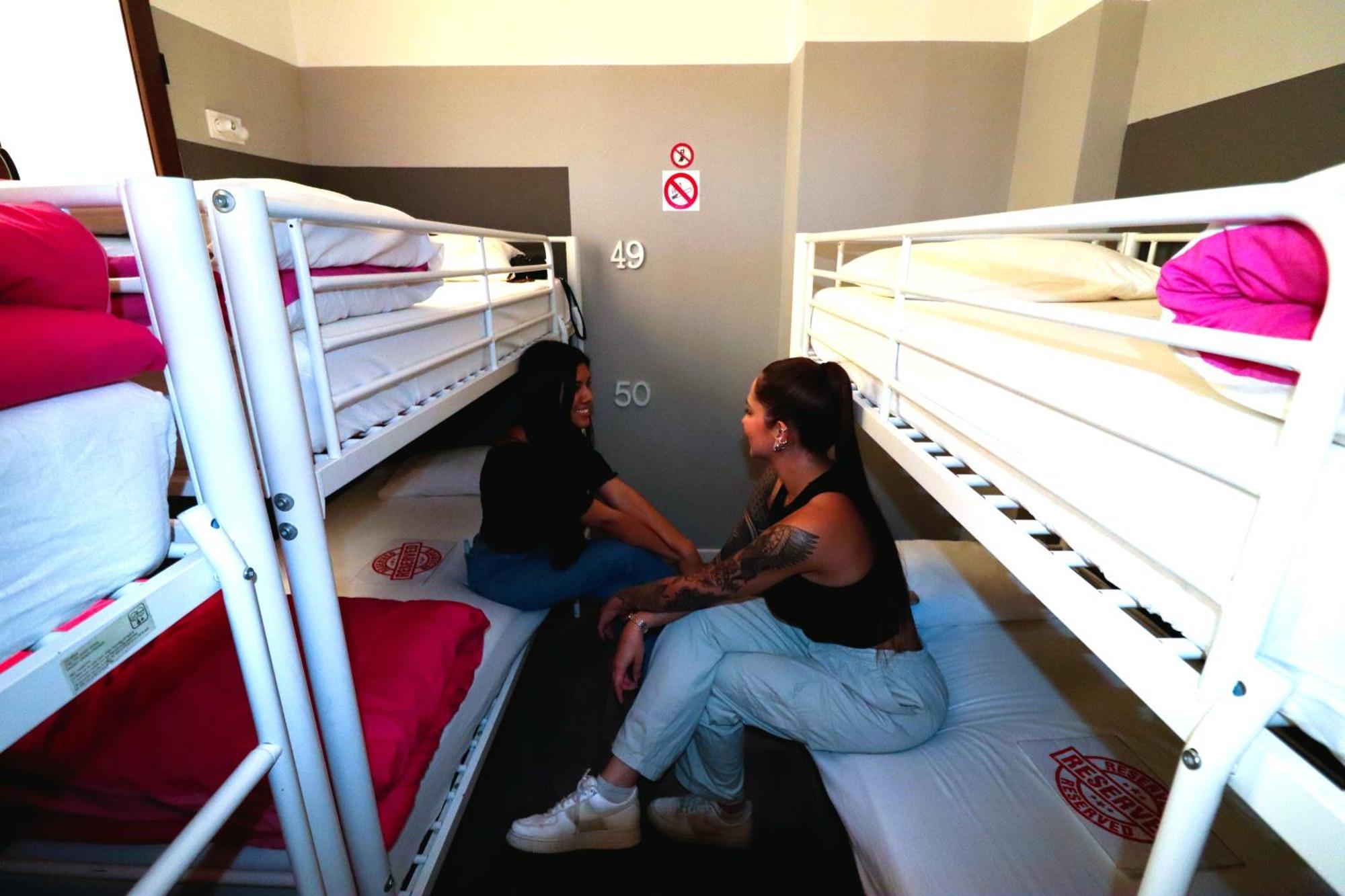 Hostal Downtown *