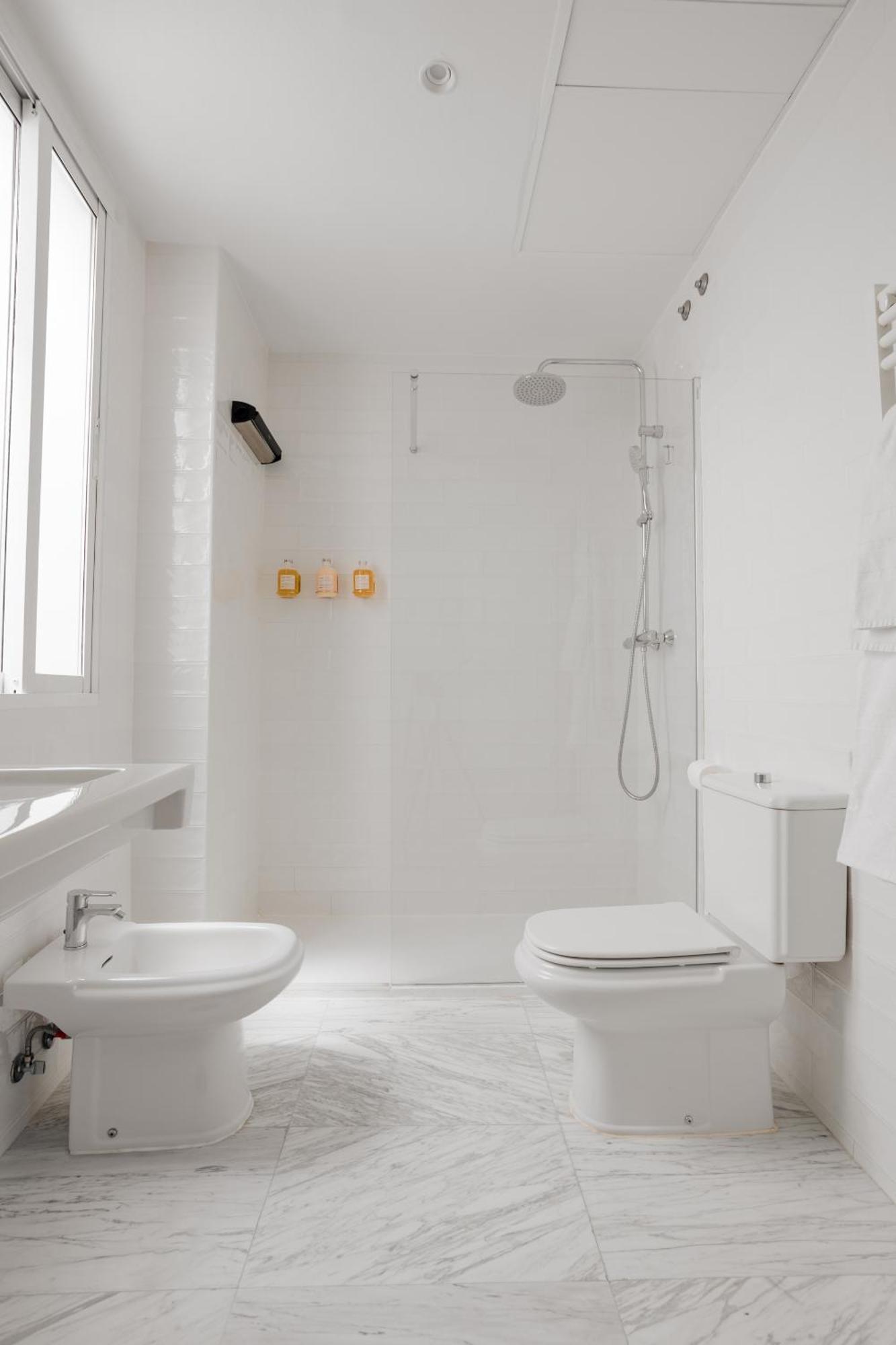 Sonder Santa Ana Apartahotel Madrid