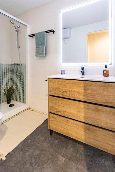 Piso Con Terraza En Rio Apartment Madrid