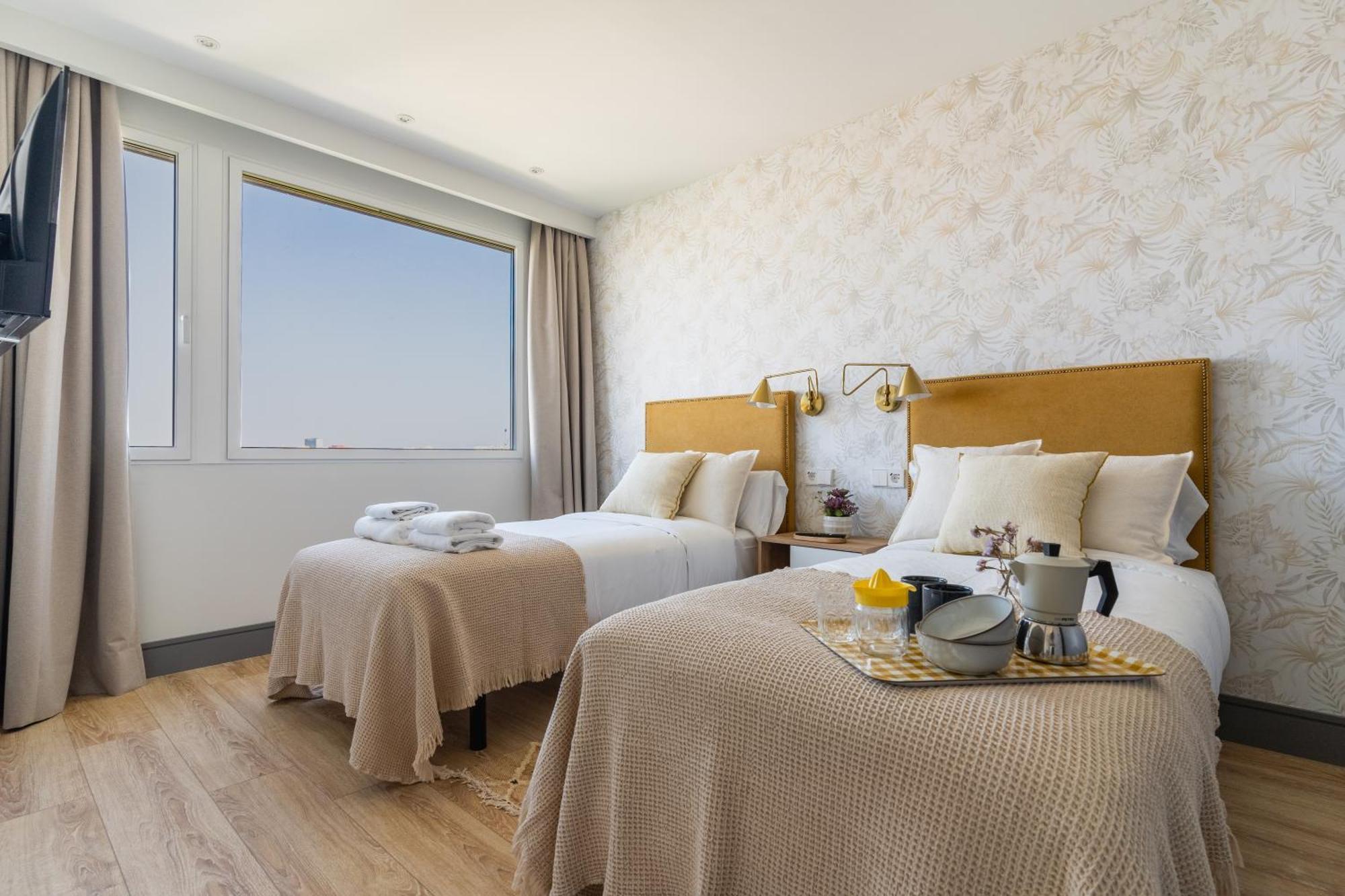 Modern And Bright-2bedrooms 1bathroom-colon Apartamento