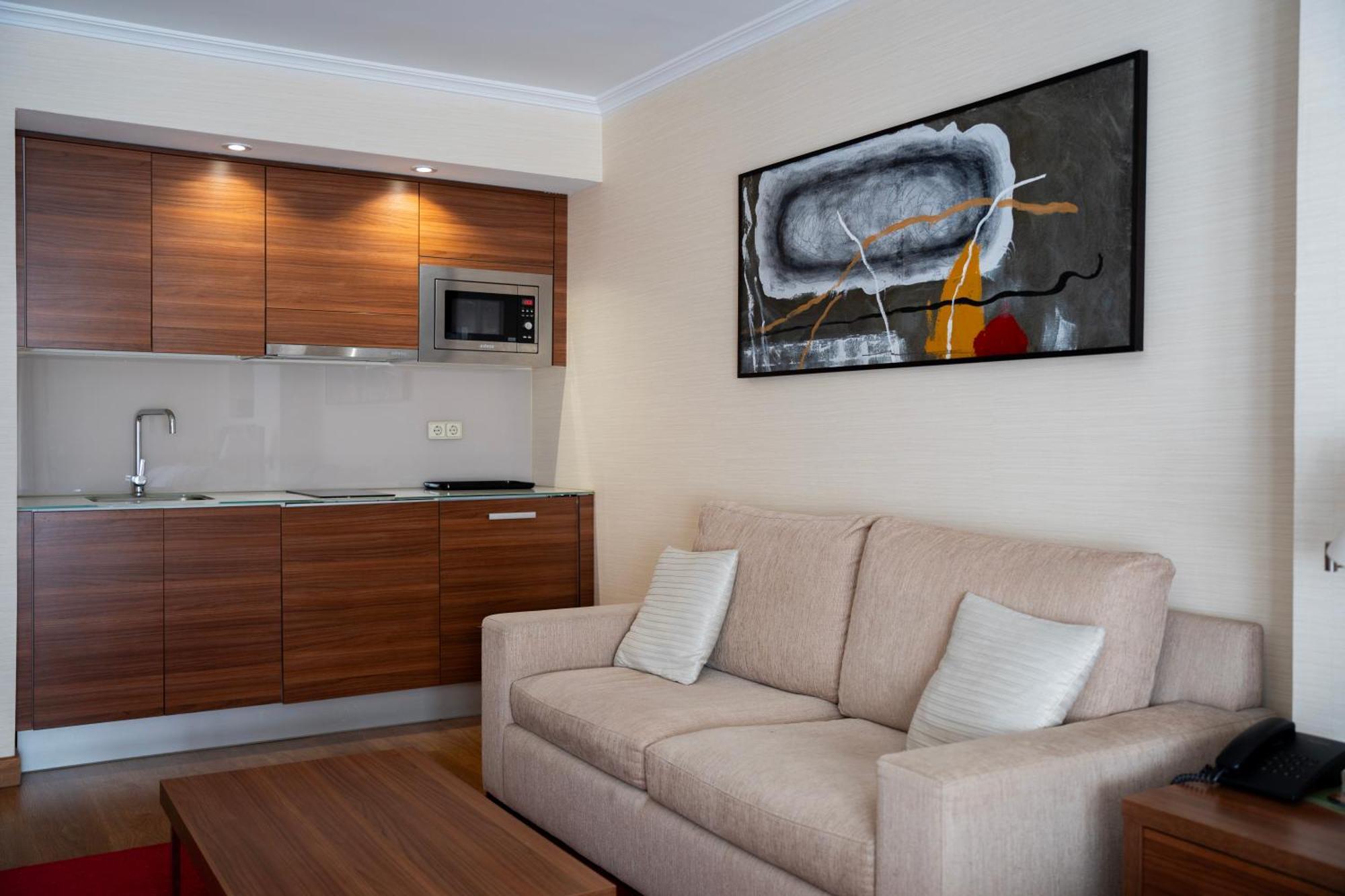 Aparto-hotel Rosales 3*