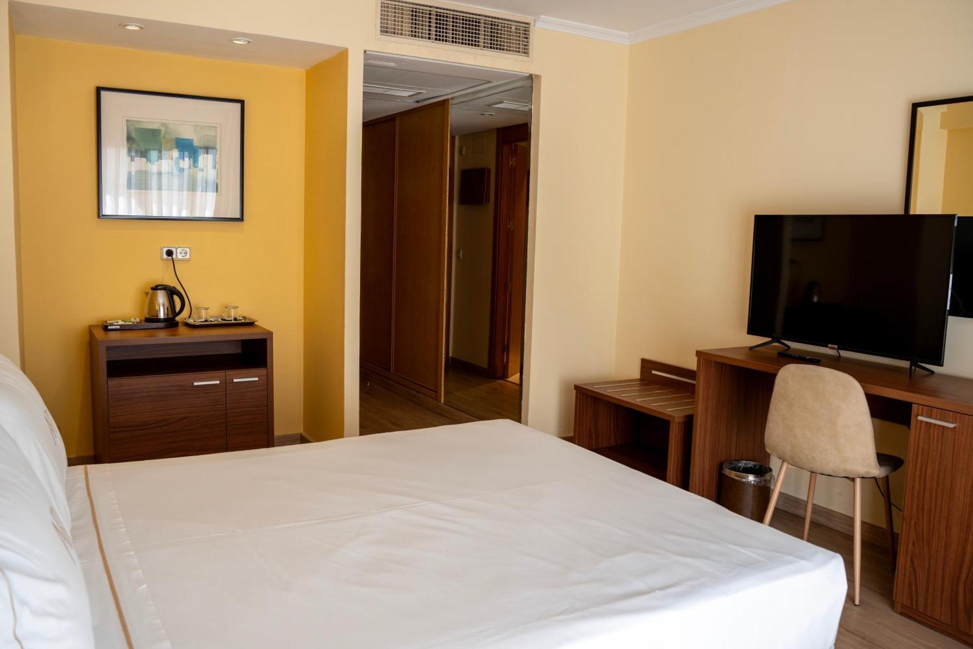 Aparto-hotel Rosales Apartahotel Madrid