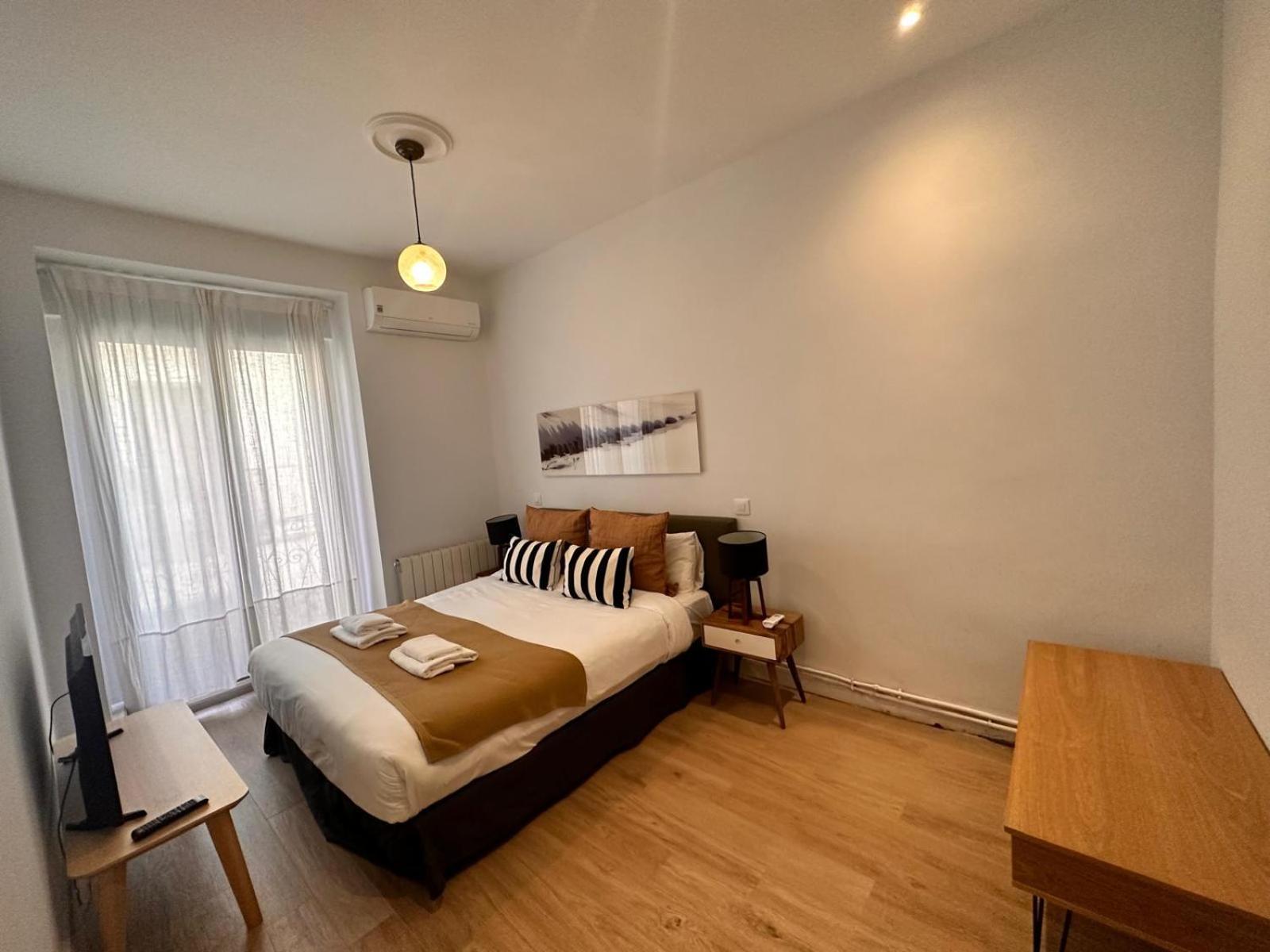 Amazing 3bd 3bth With 9 Balconies By Madrid4you Apartamento *