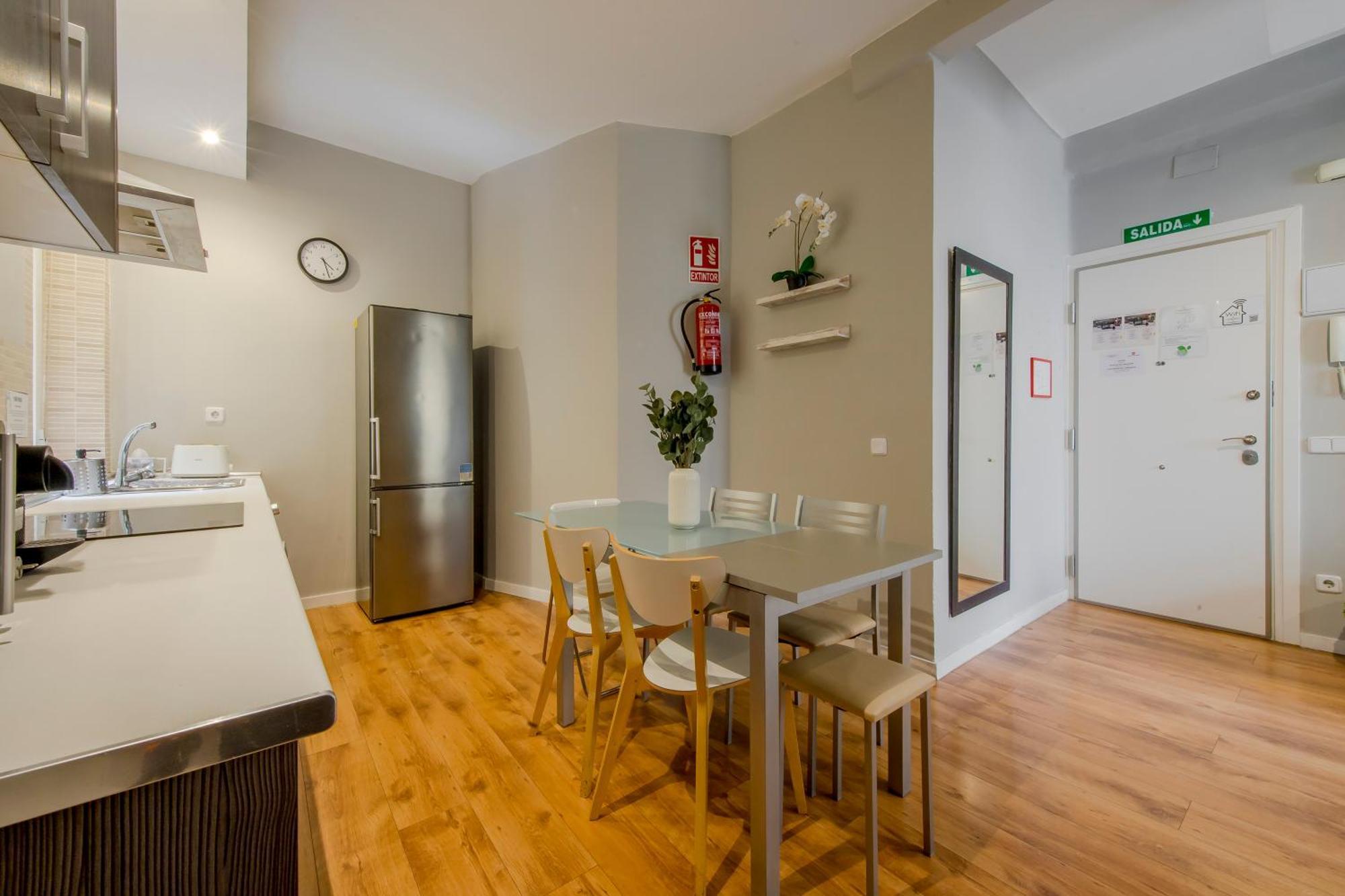 Excelente Piso De 3 En La Latina-centro Apartamento Madrid