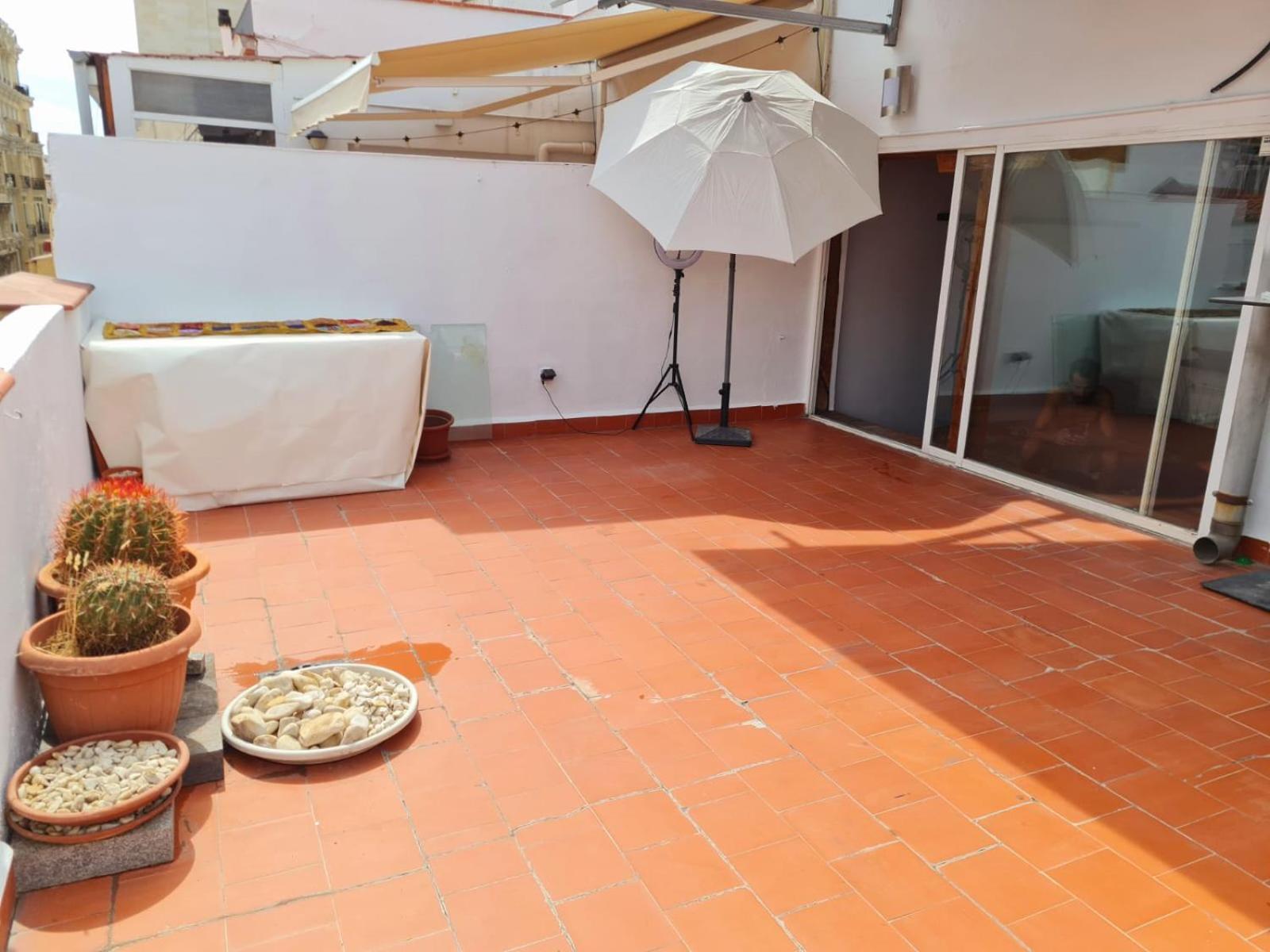 Atico En La Calle Fuencarrai Con Gran Via Apartamento *