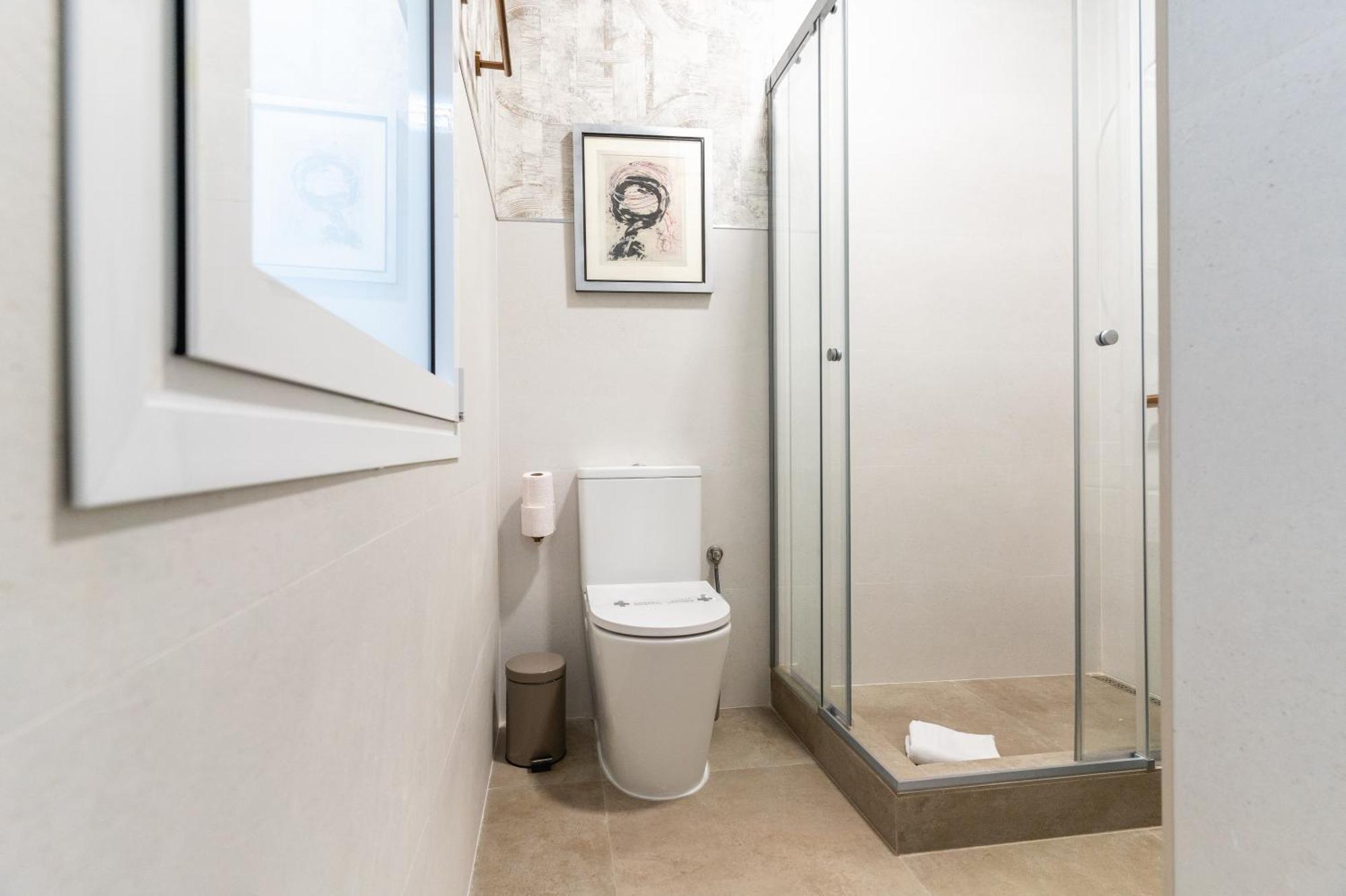 Modern And Bright-1bedroom 2bathrooms-la Latina Madrid