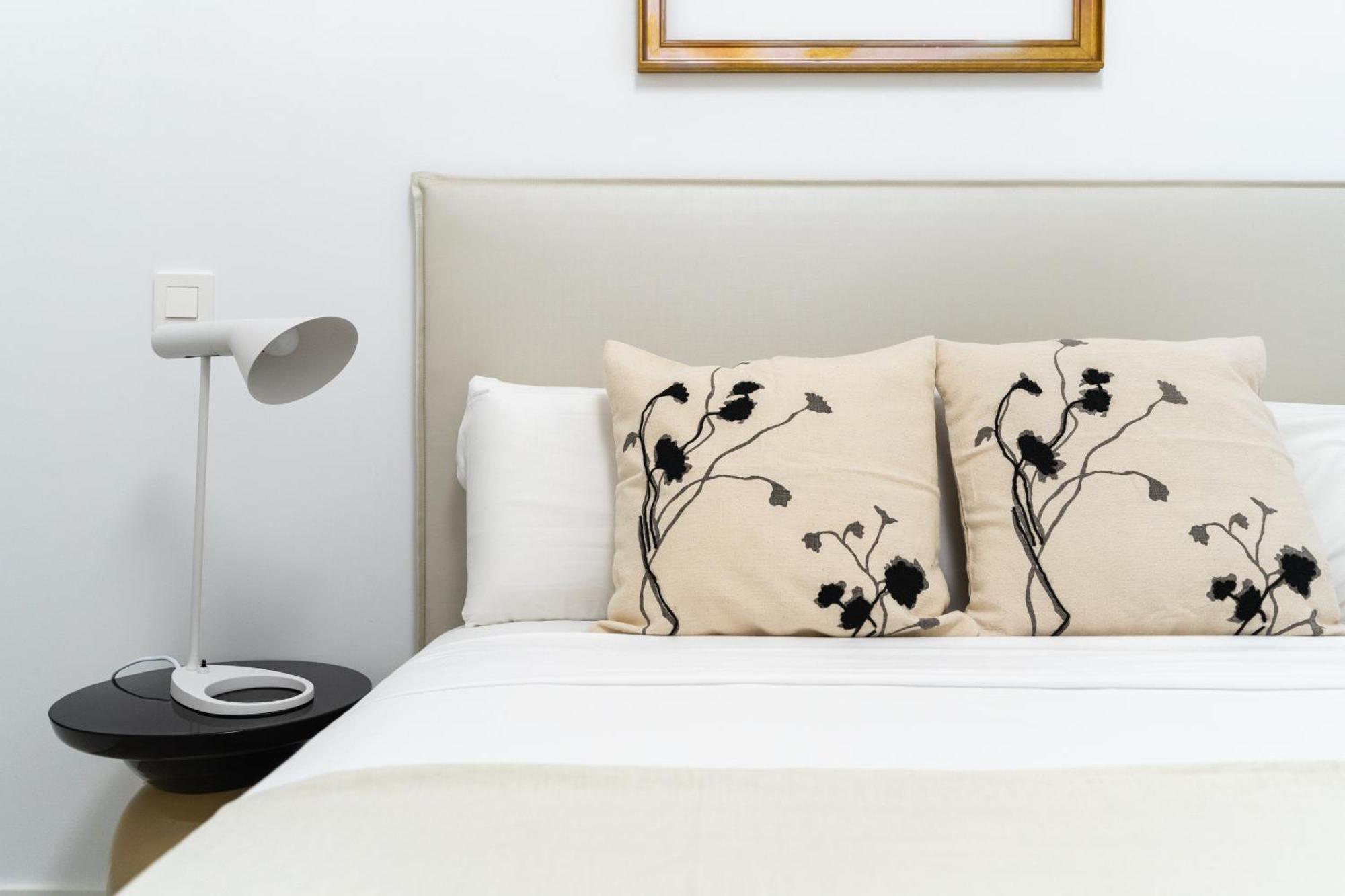 Modern And Bright-1bedroom 2bathrooms-la Latina Apartment