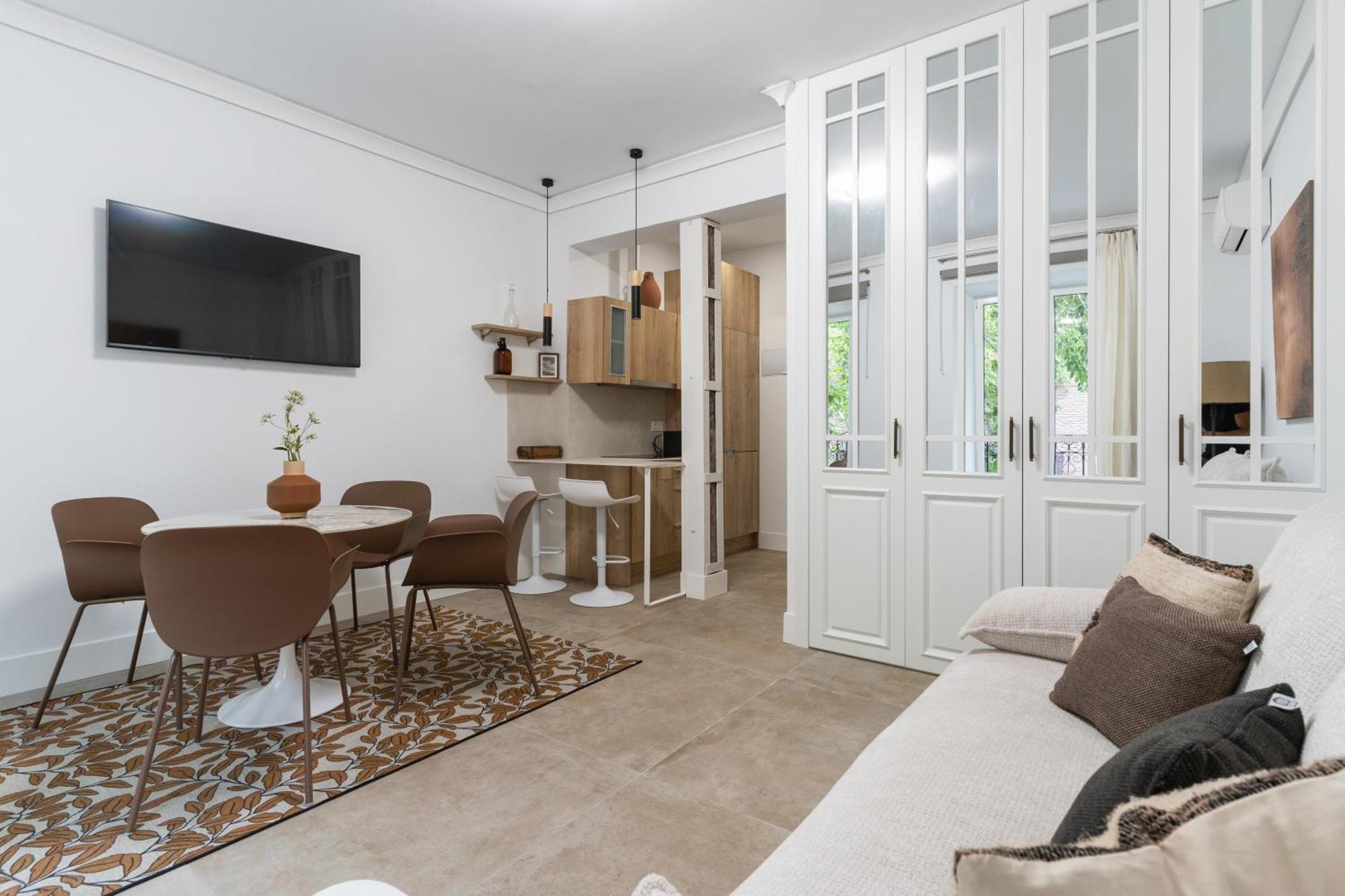 Modern And Bright-1bedroom 2bathrooms-la Latina Apartment