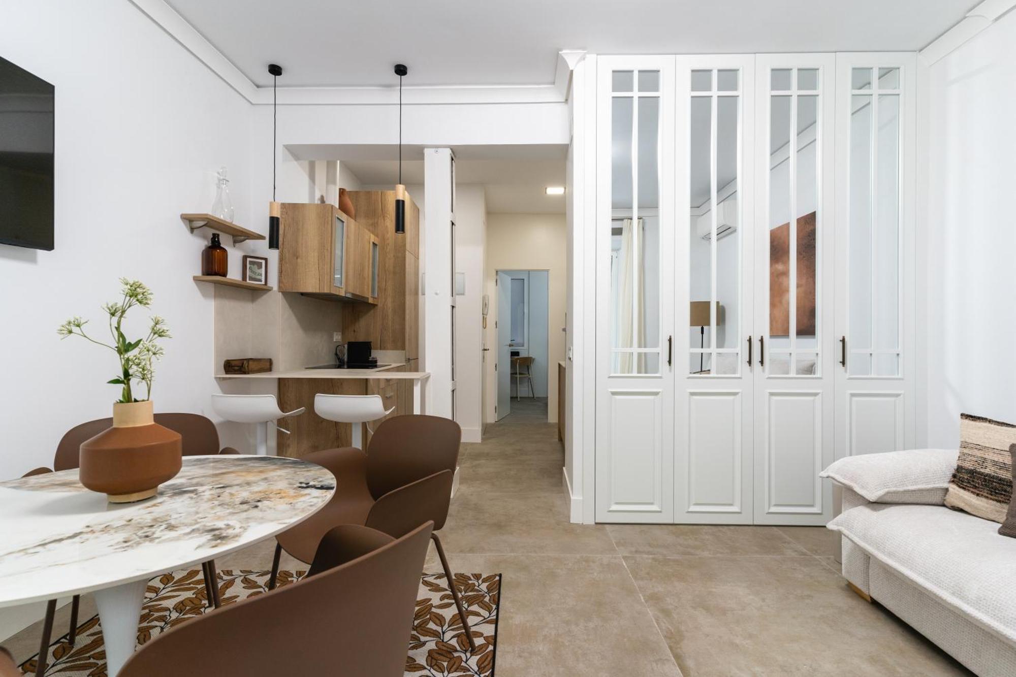 Modern And Bright-1bedroom 2bathrooms-la Latina Apartment *