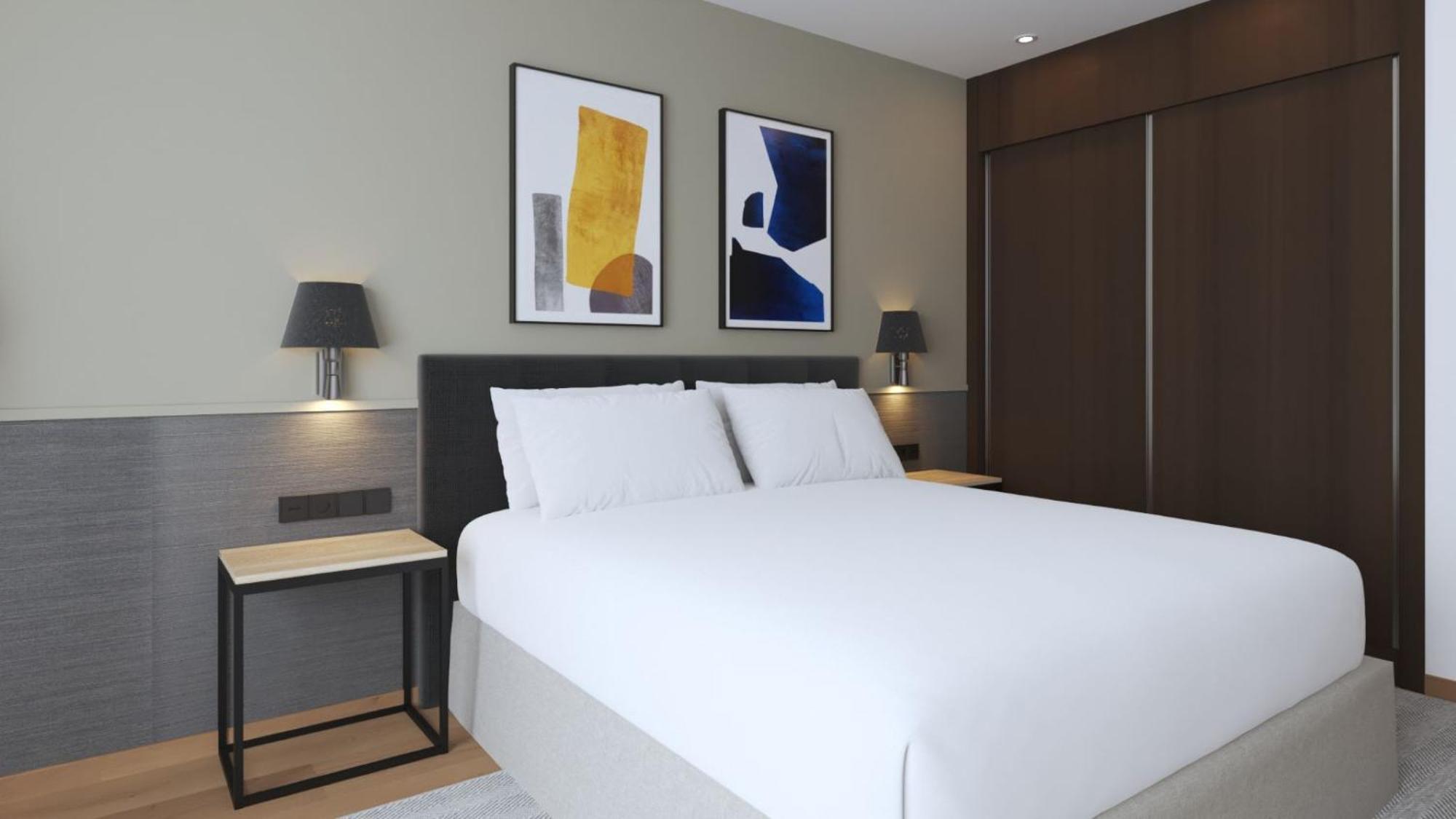 Crowne Plaza Airport